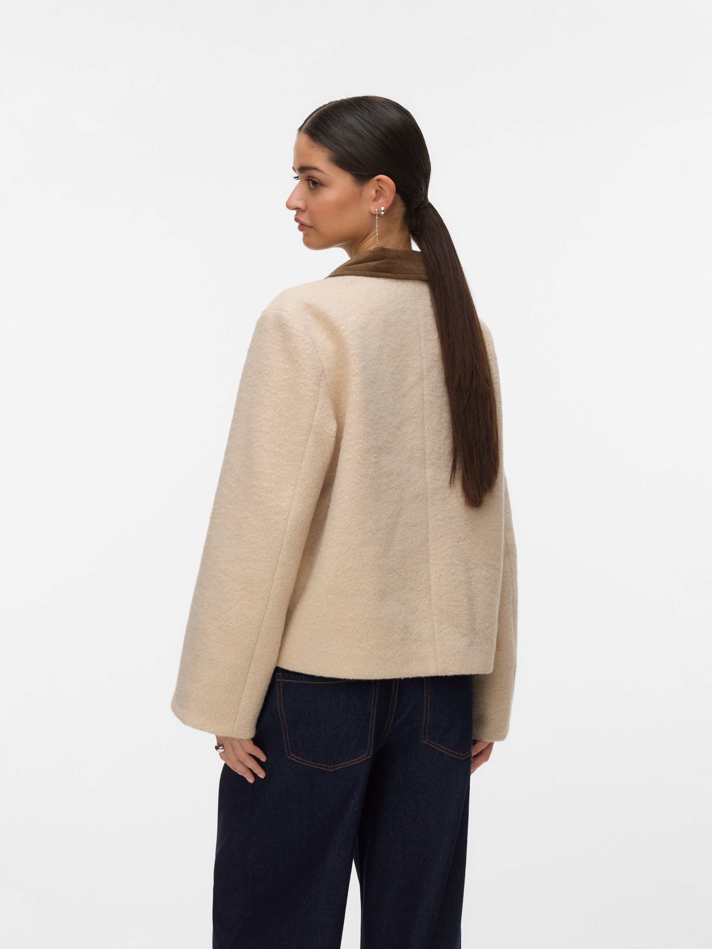 Vero Moda Kurzjacke "VMFLORENCE SHORT JACKET BOO" mit Knopfleiste günstig online kaufen