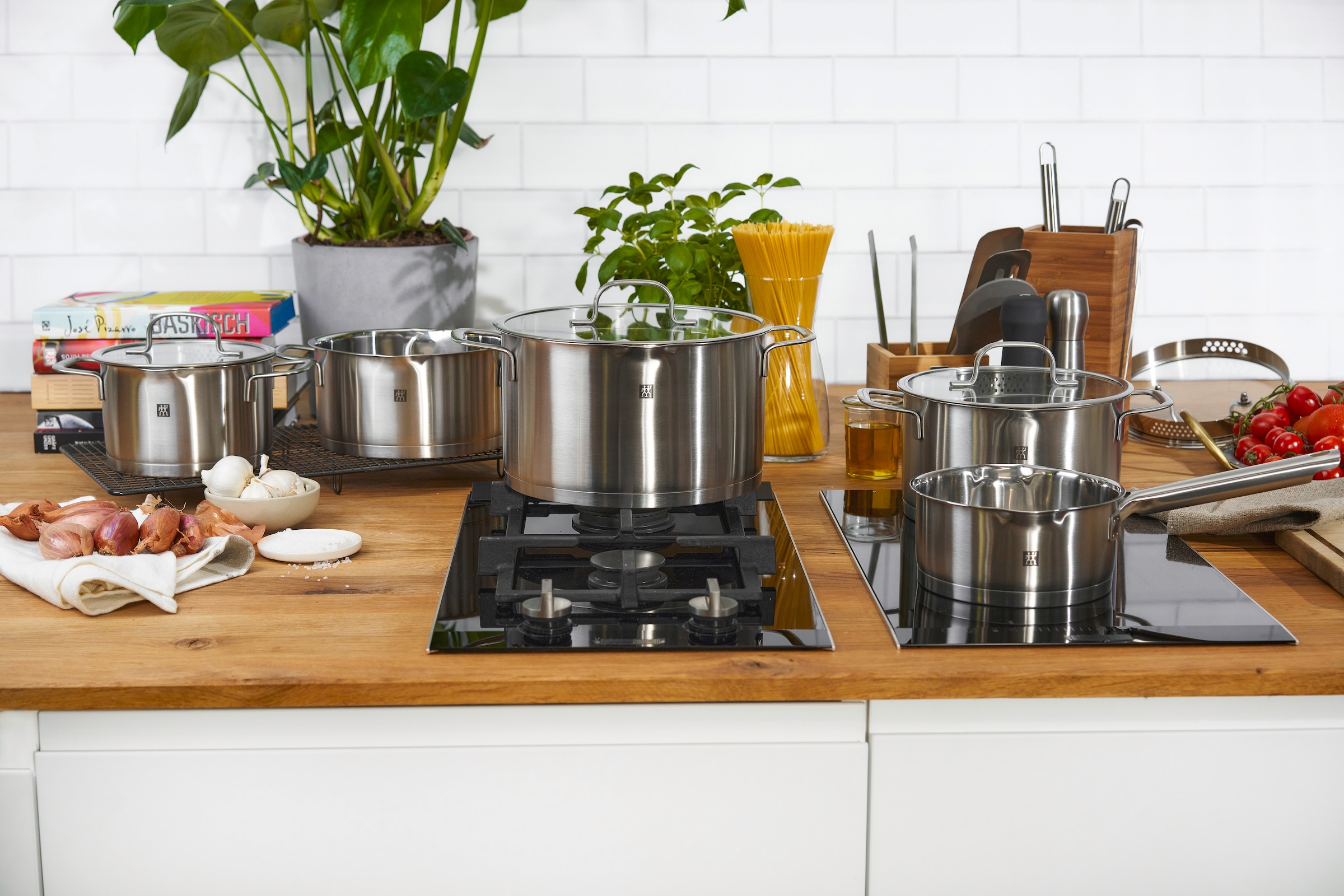 Zwilling Topf-Set »TrueFlow«, Edelstahl, (Set, 5 tlg.), 18/10 Edelstahl, integrierte Siebfunktion, Induktion, 5-tlg.