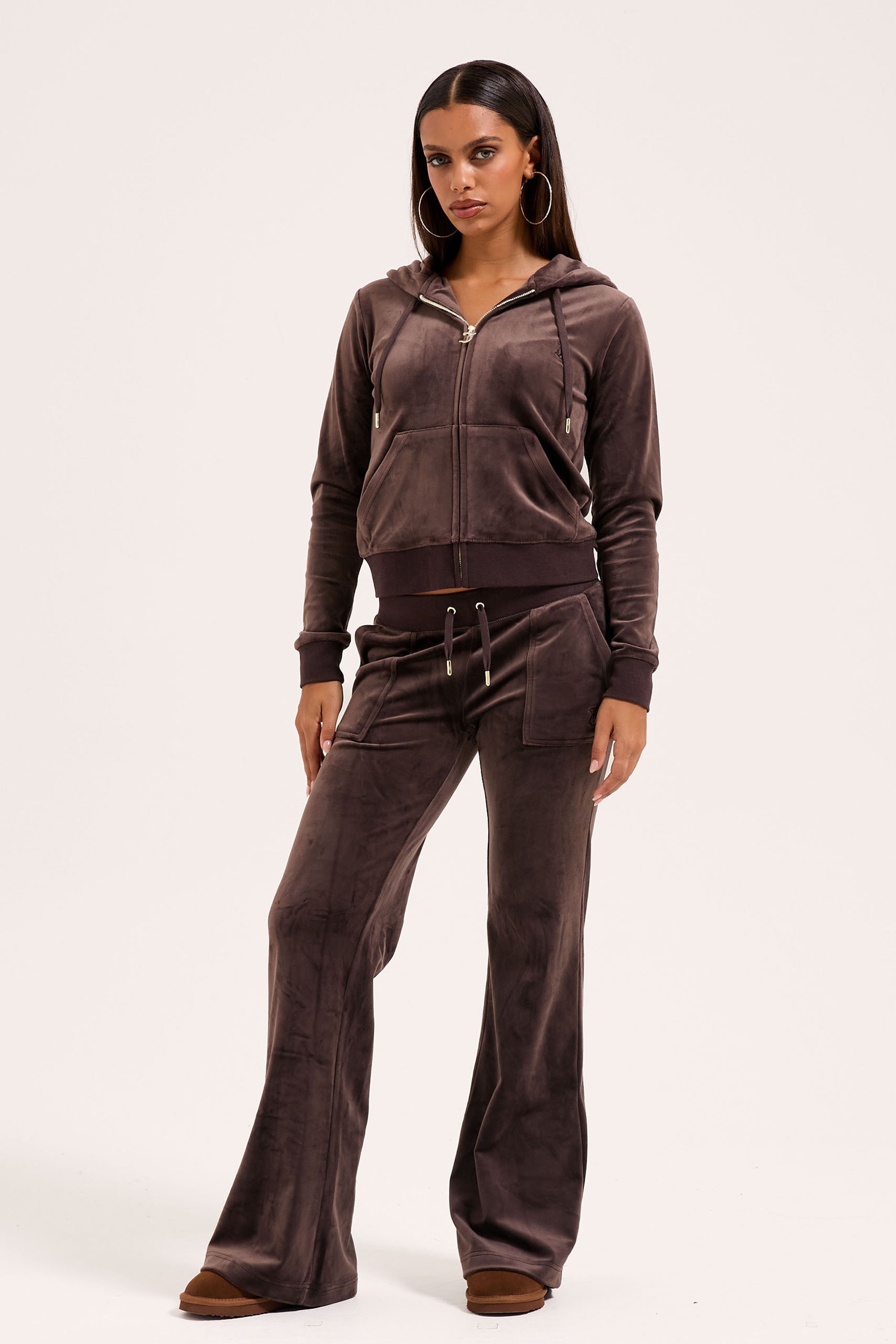 Juicy Couture Sweathose »LAYLA LOW RISE POCKETED FLARE. Damen«  Trainingshose Damen, Sweathose, Velour, Jogginghose mit Glitzer, Sale