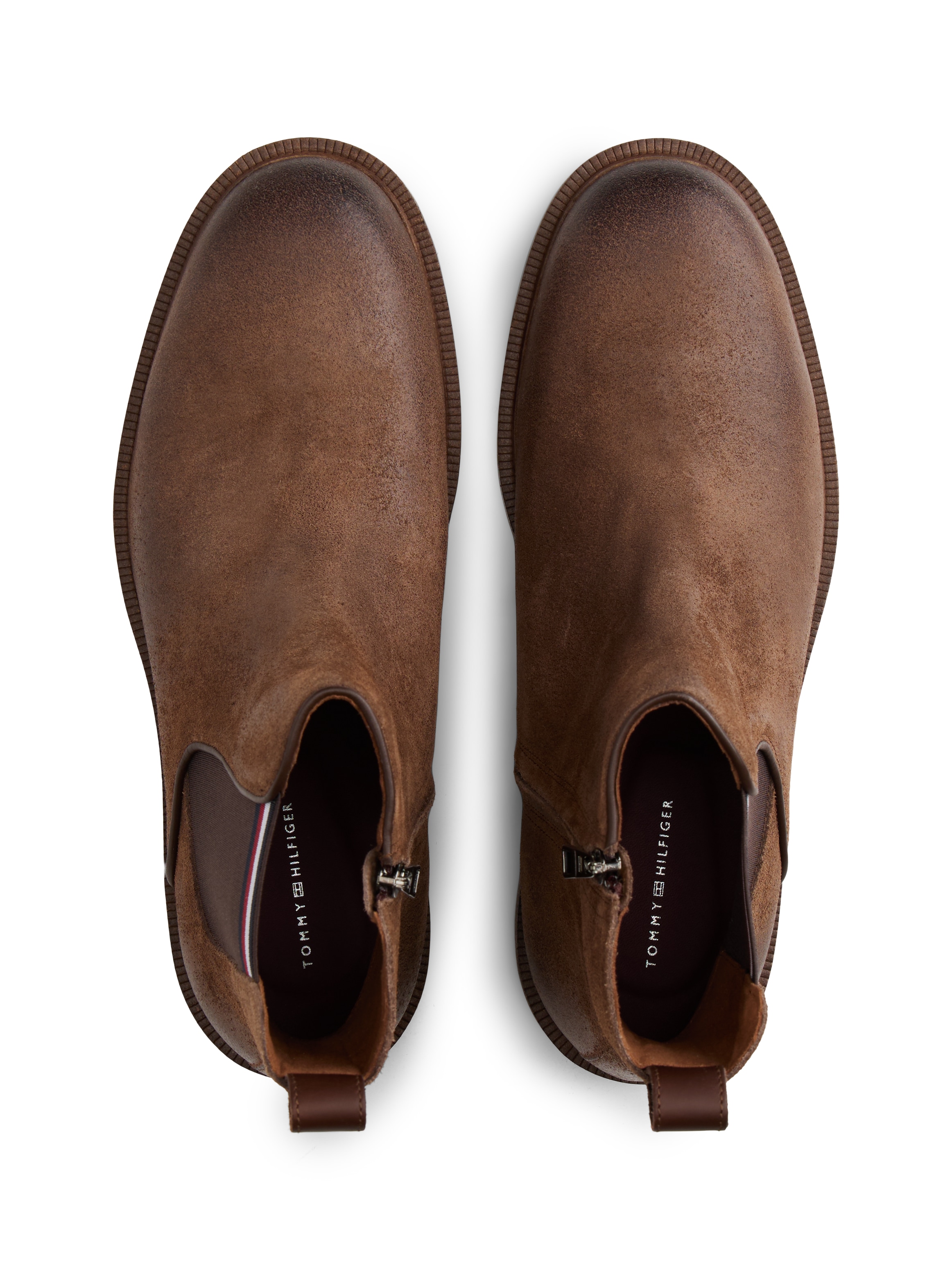 Tommy Hilfiger Chelseaboots »CLEATED HILFIGER SUEDE CHELSEA«, Blockabsatz, Stiefelette, Businessschuh in schmaler Form