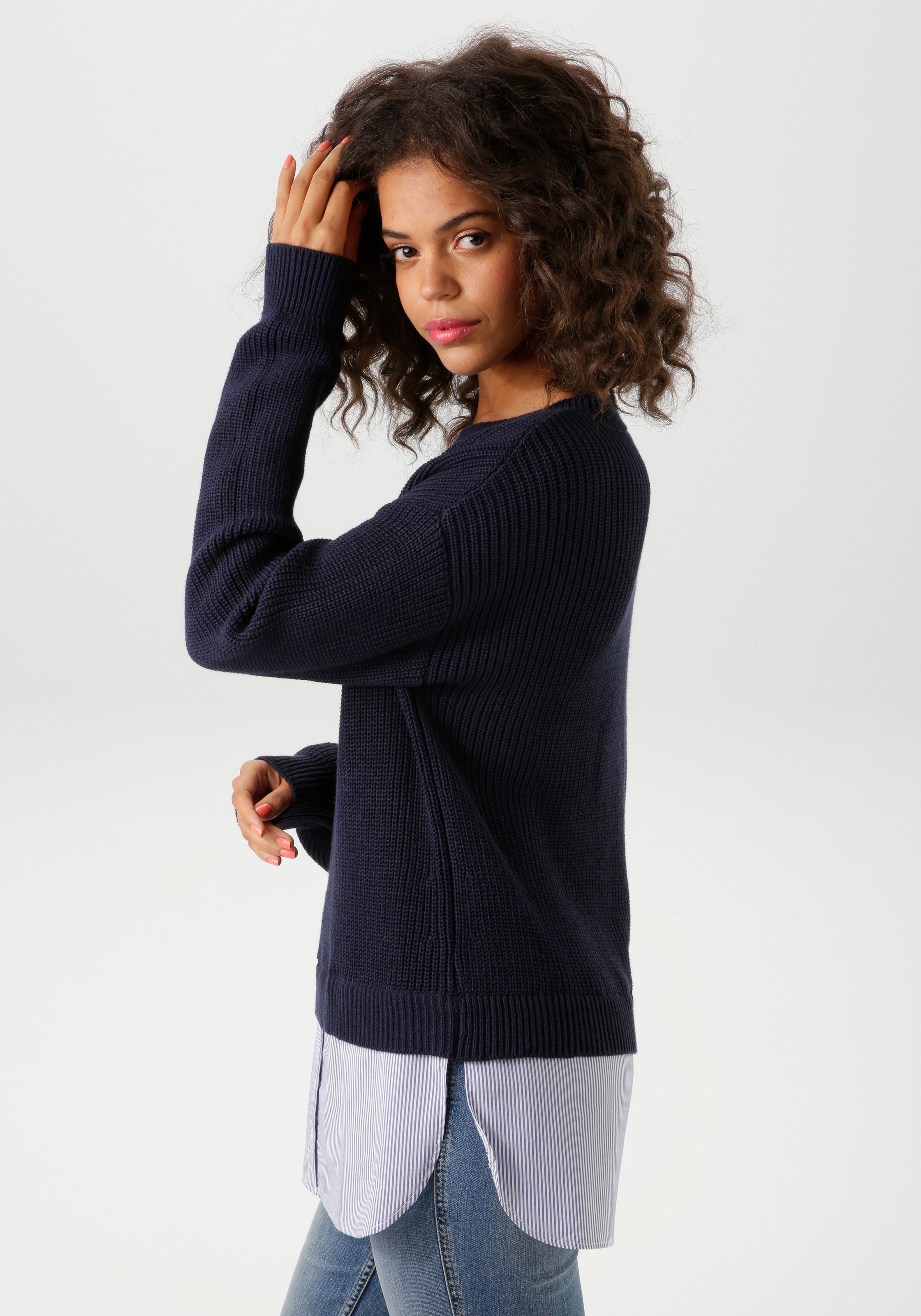 Aniston CASUAL Strickpullover, mit gestreiftem Bluseneinsatz am Saum günstig online kaufen