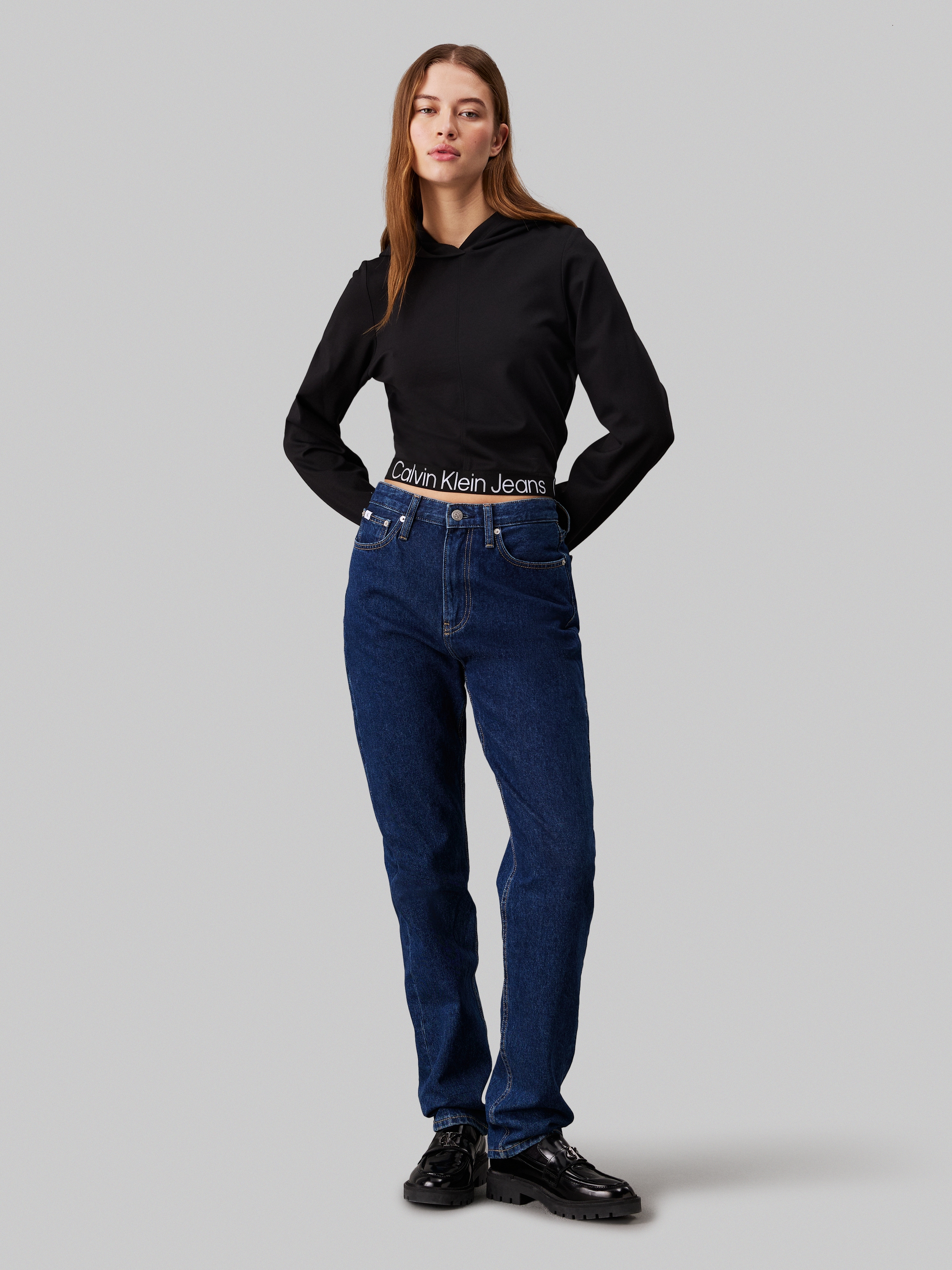 Calvin KLEIN Džinsai Marškinėliai su gobtuvu »TAPE MILANO Bliuzonas su Logoschriftzug