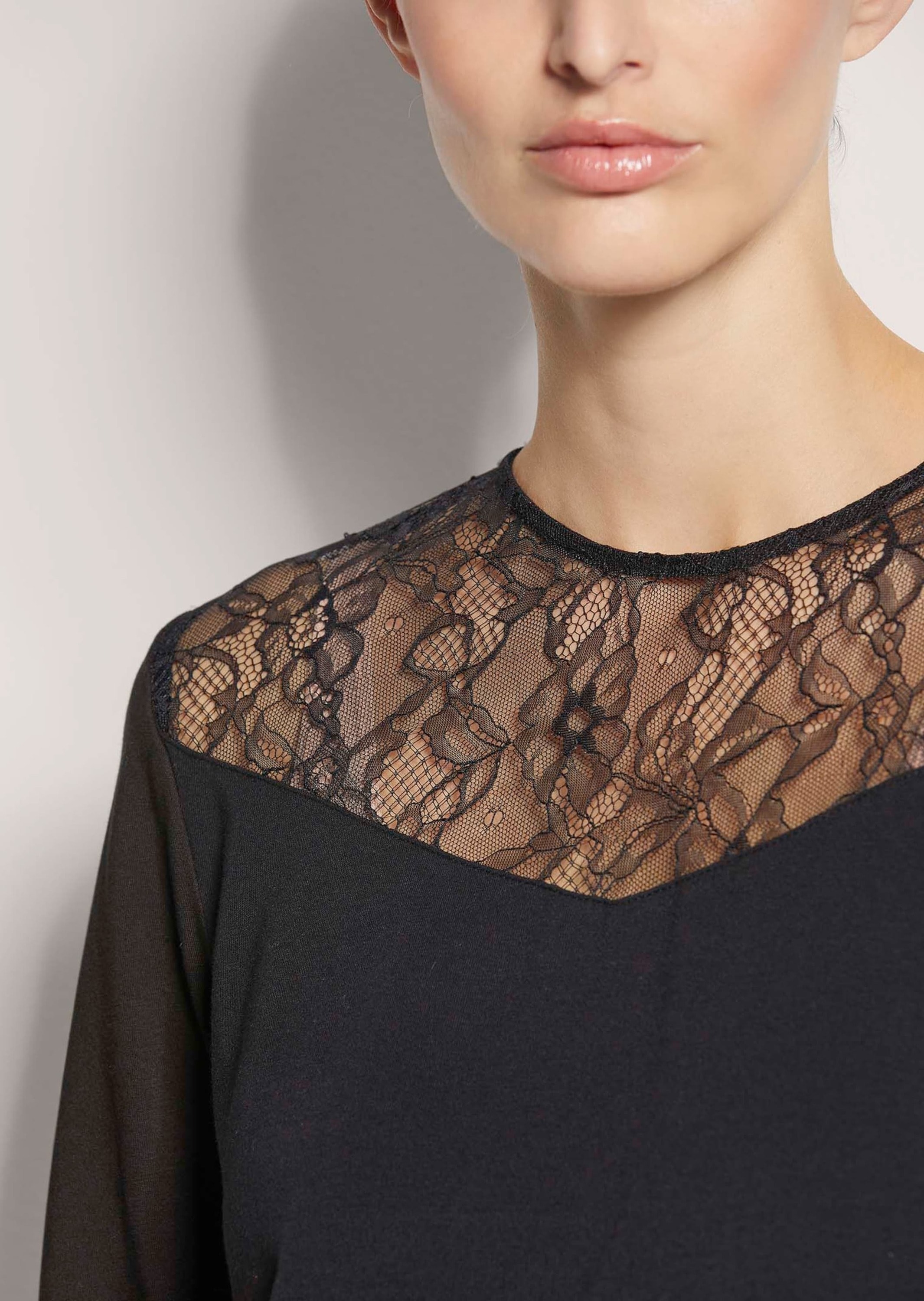 MADELEINE Kurzarmshirt »Shirt Rundhals-Shirt mit Spitze, Baumwollmix«