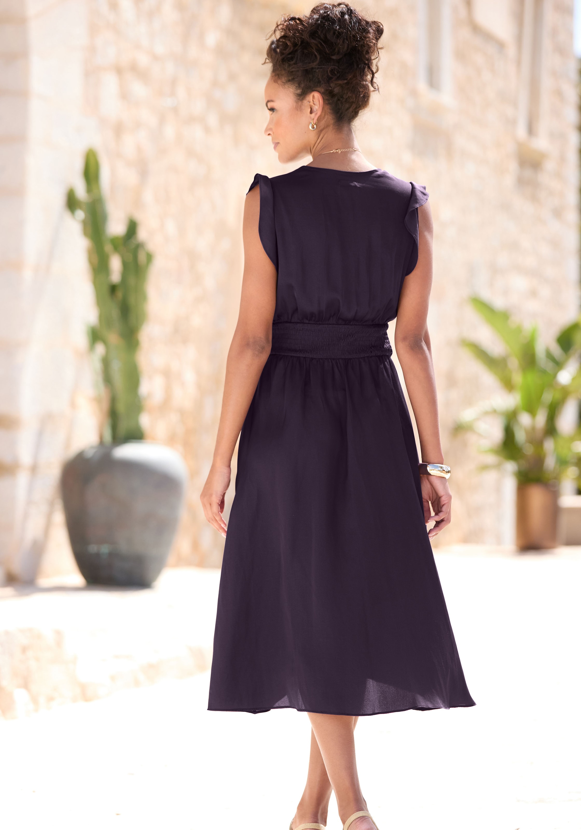 LASCANA Satinkleid, mit kurzen Ärmeln, Sommerkleid