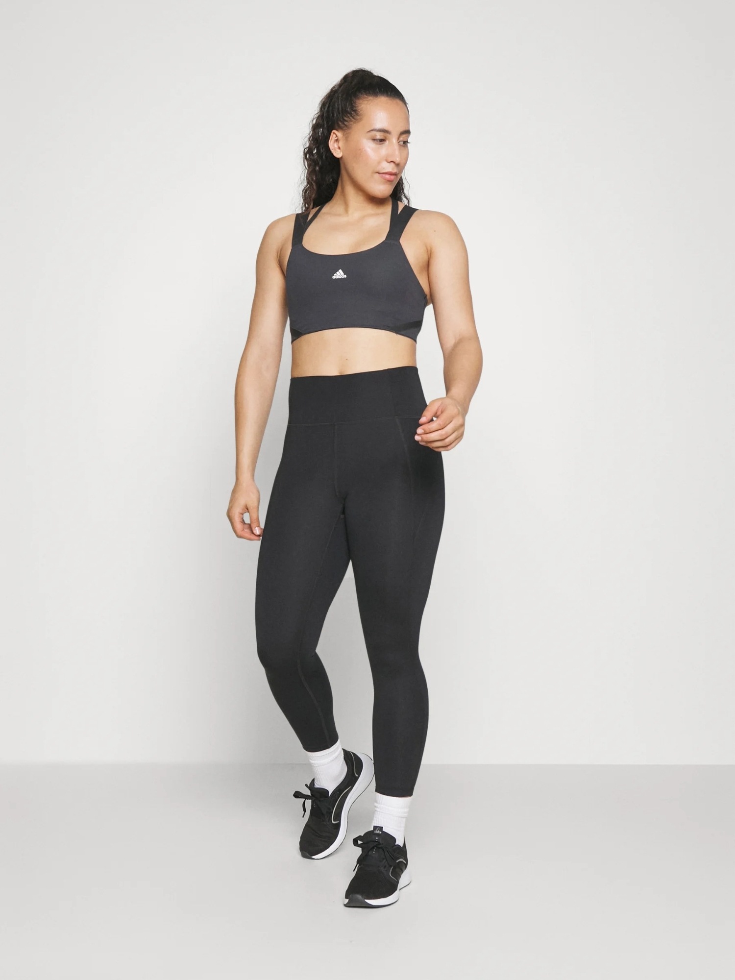 GIRLFRIEND COLLECTIVE Chinohose »Girlfriend Collective Trouser Compressive«