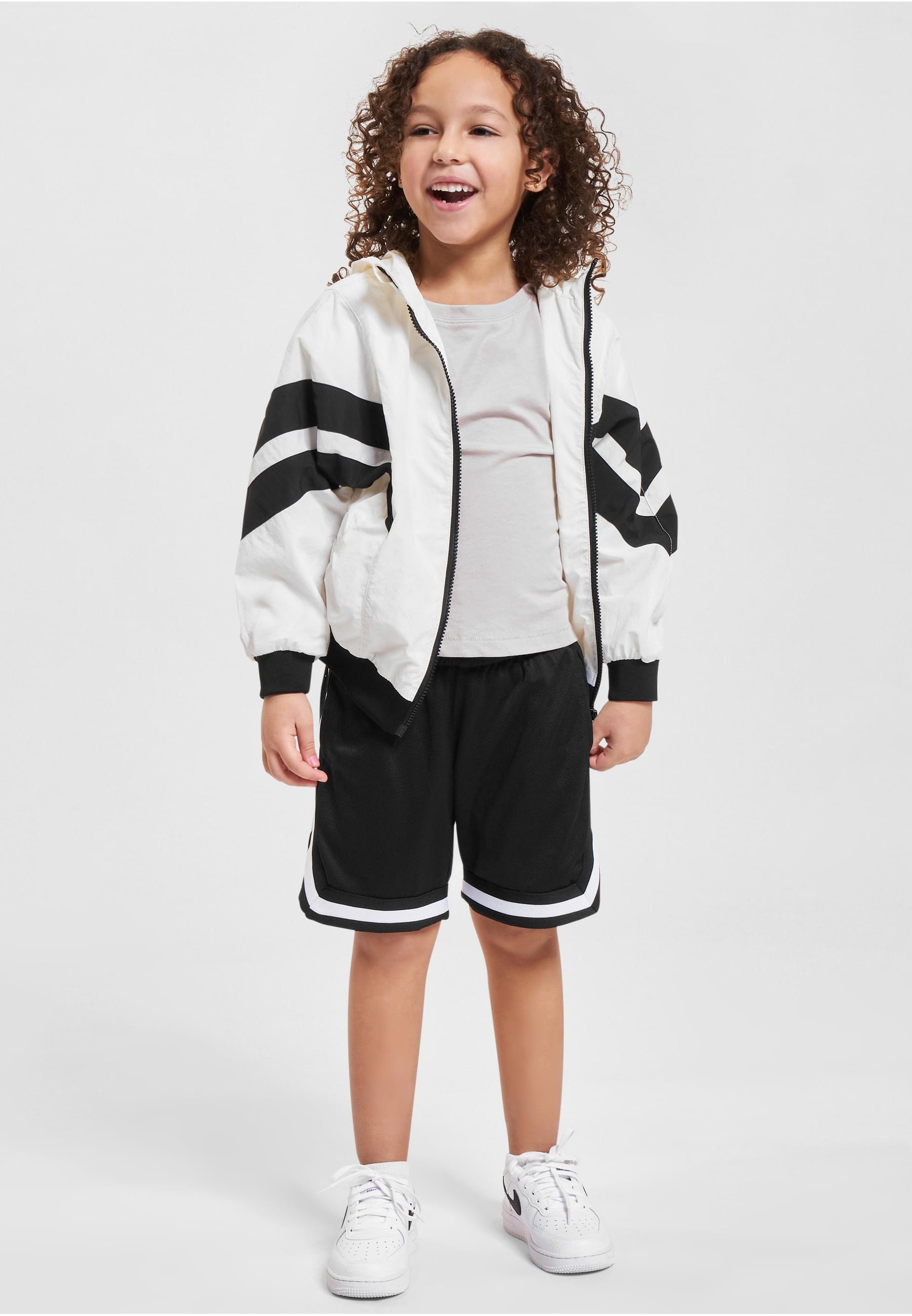 URBAN CLASSICS Allwetterjacke »Urban Classics Damen Girls Crinkle Batwing Jacket«, (1 St.), mit Kapuze