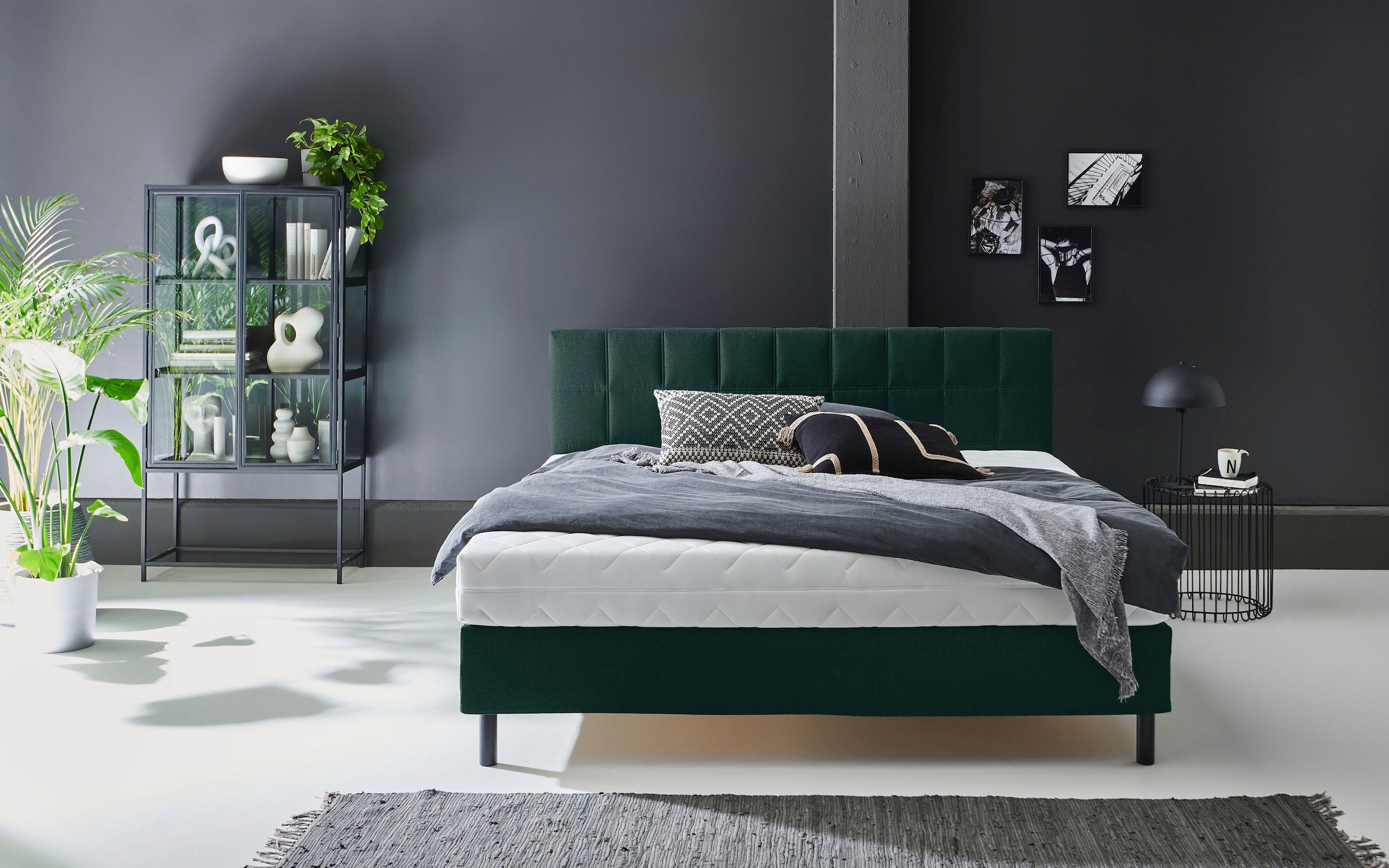 Boxbett "Nikola", grün (dunkelgrün), B:162cm L:210cm, ATLANTIC HOME COLLECTION, Komplettbetten, Boxspringbett, Massivholzfüßen, mit / ohne Matratze, in H2 und H3 erhältlich