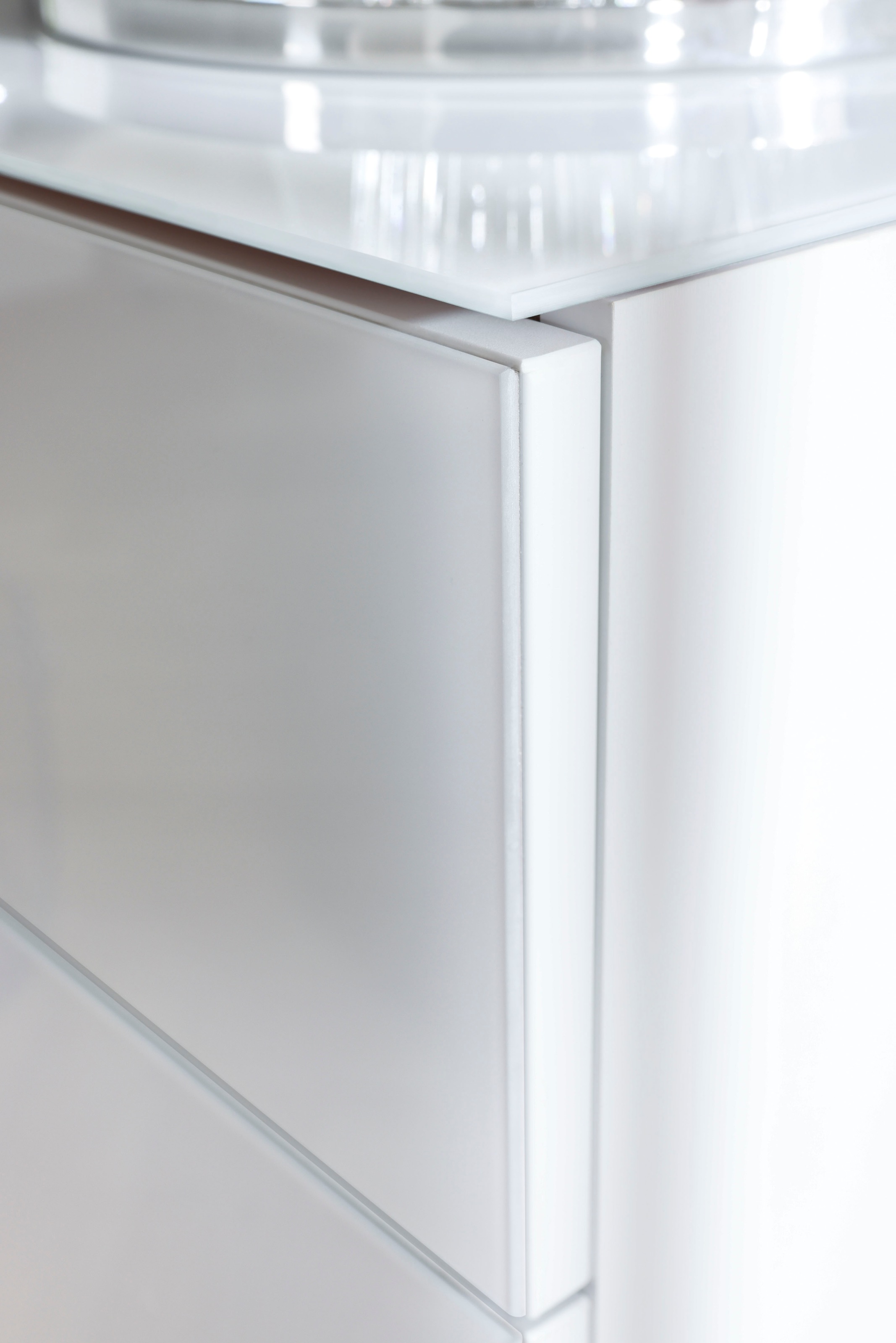 rauch Kombikommode »Kommode Türkommode Sideboard Kombikommode FLIPP mit Glasfront«, (Breite 160 cm mit 2 Einlegeböden), 2-türig, 3 Schubladen, Soft-Close-Funktion, Oberboden und Front Glas