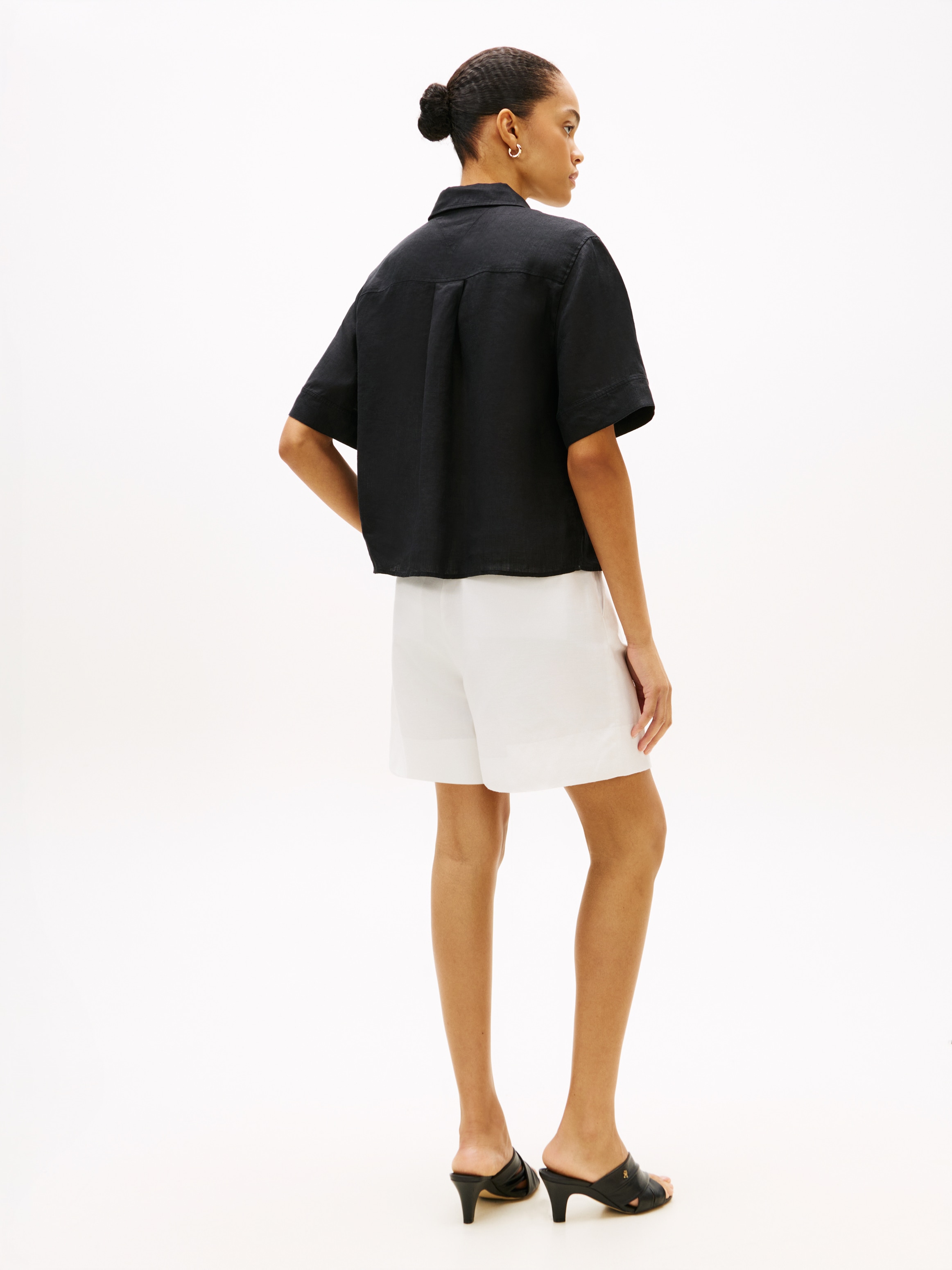 Tommy Hilfiger Kurzarmbluse »ESS LINEN SHORT SLEEVE SHIRT« mit aufgesetzter Brusttasche und Flag-Stickerei, reines Leinen