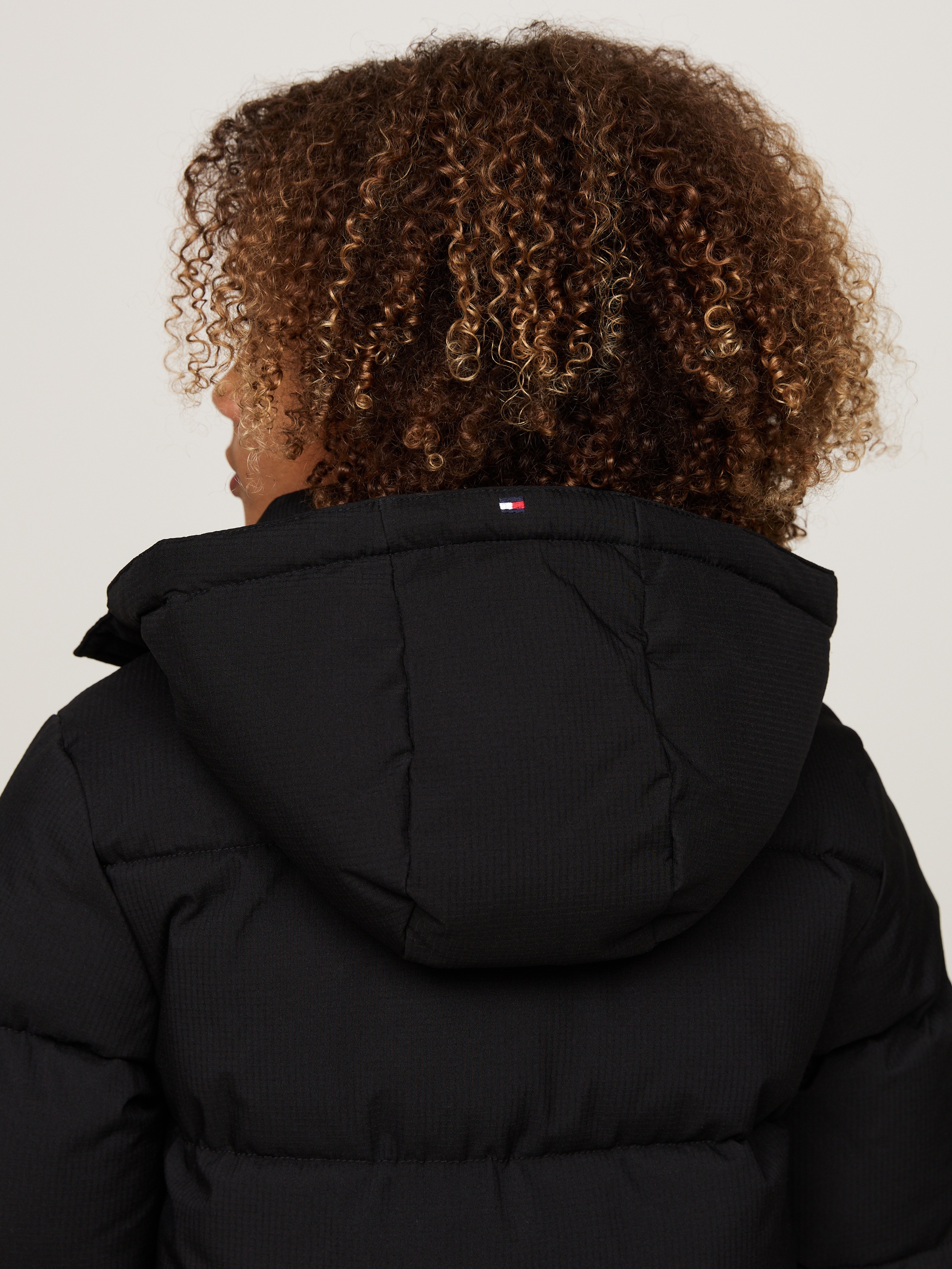 Tommy Hilfiger Steppjacke »MONOTYPE RIBSTOP PUFFER JACKET«, mit Kapuze, mit Kontrast-Streifen, Logoschriftzug