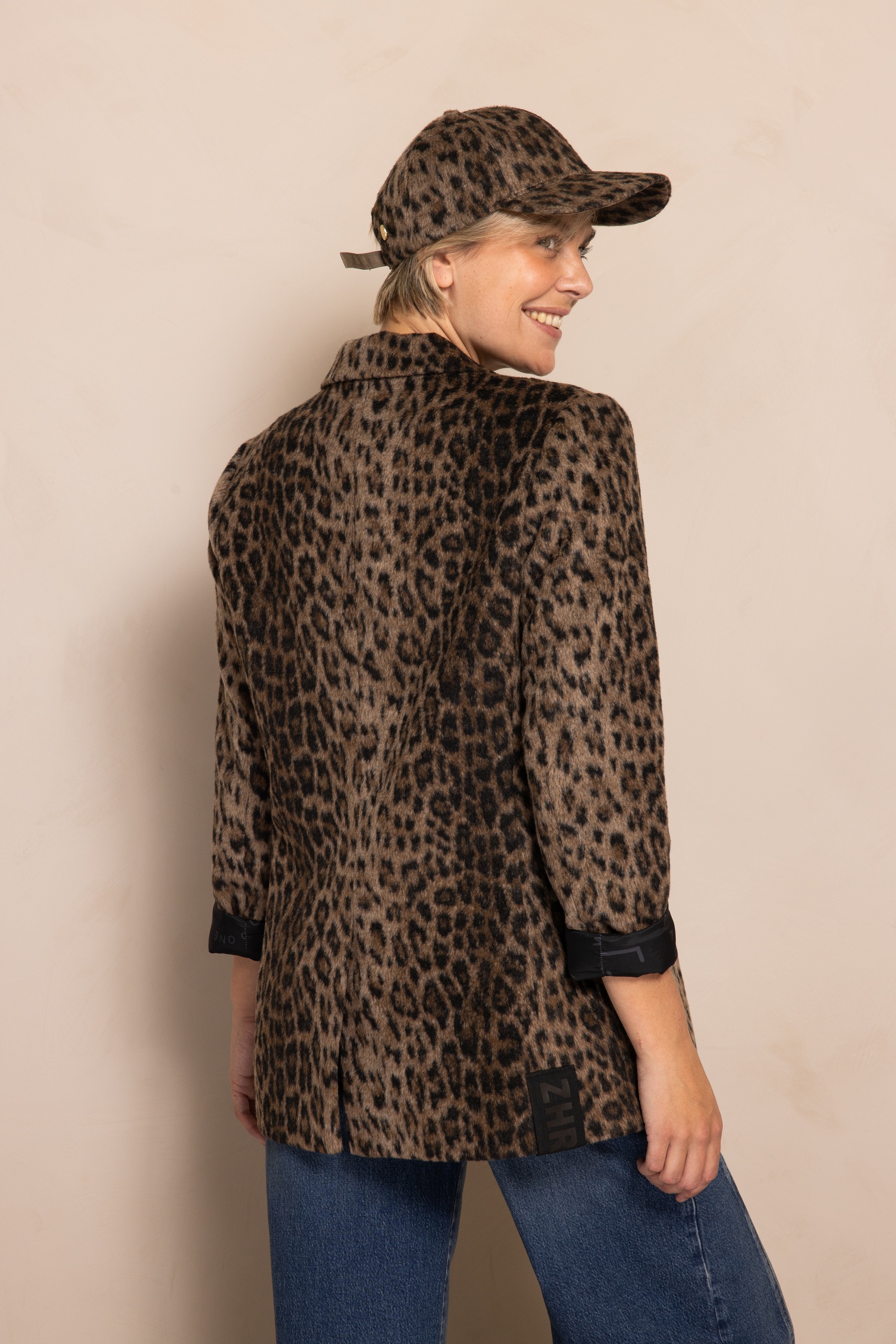 Zhrill Jackenblazer "ZHELLIE" Fake Fur, mit Animal-Leo-Print günstig online kaufen
