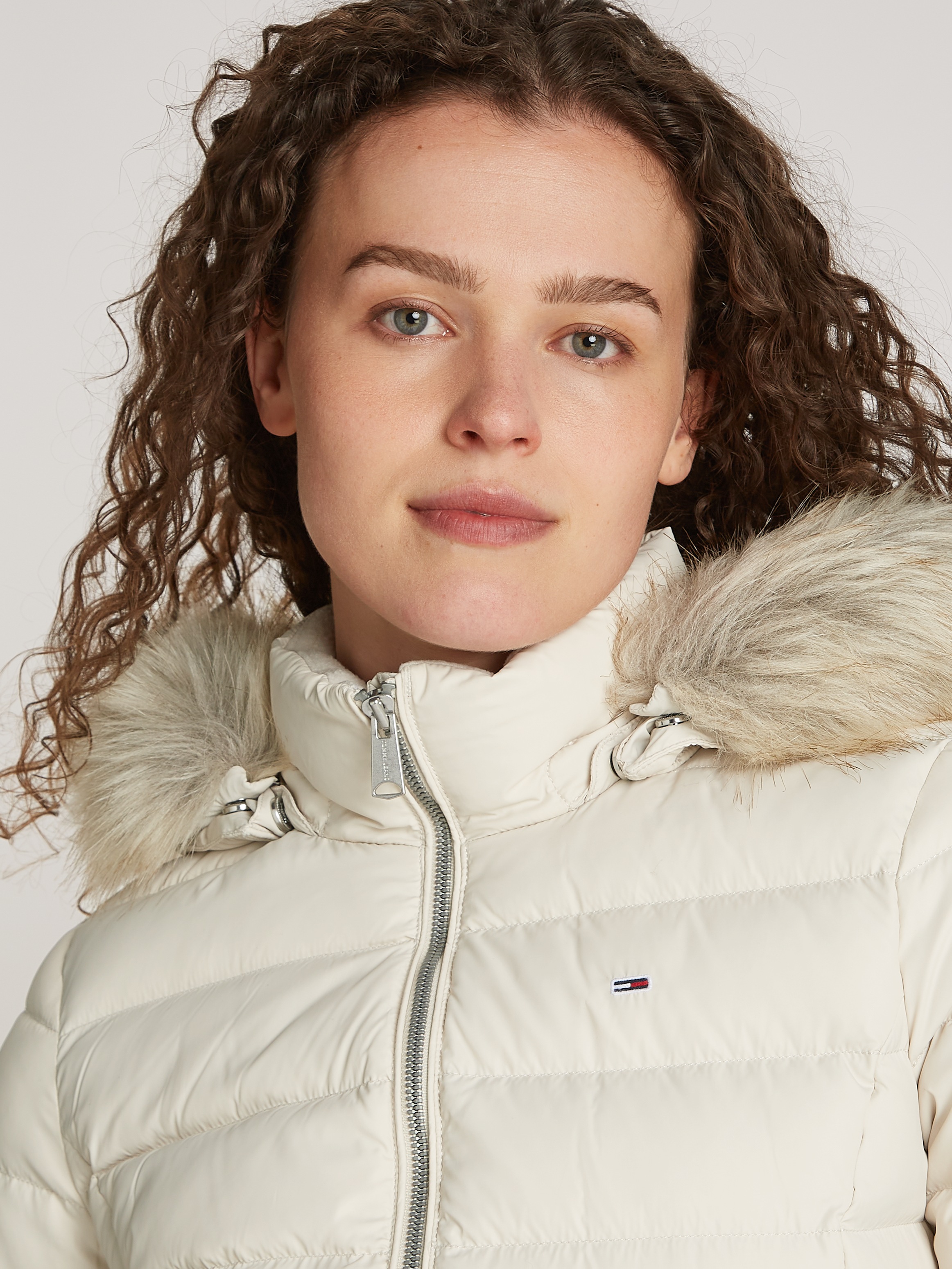 Thumbnail - Tommy Jeans Curve Steppjacke "TJW BASIC HOODED DOWN JACKET EXT", mit Kapuze, in Großen Größen, mit Kapuze