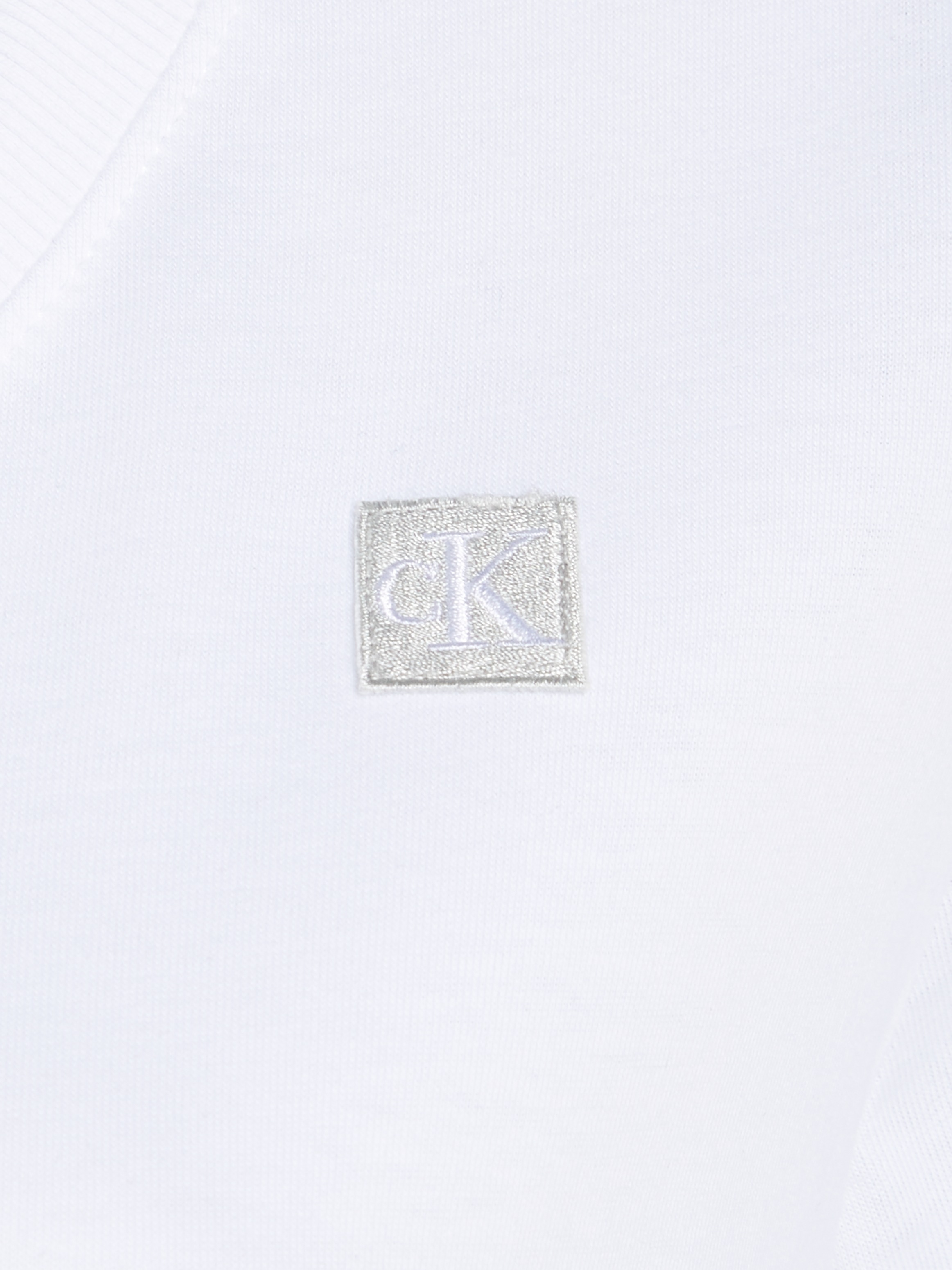 Calvin Klein Jeans T-Shirt »CK EMBRO BADGE V-NECK TEE«, mit Logomarkenlabel