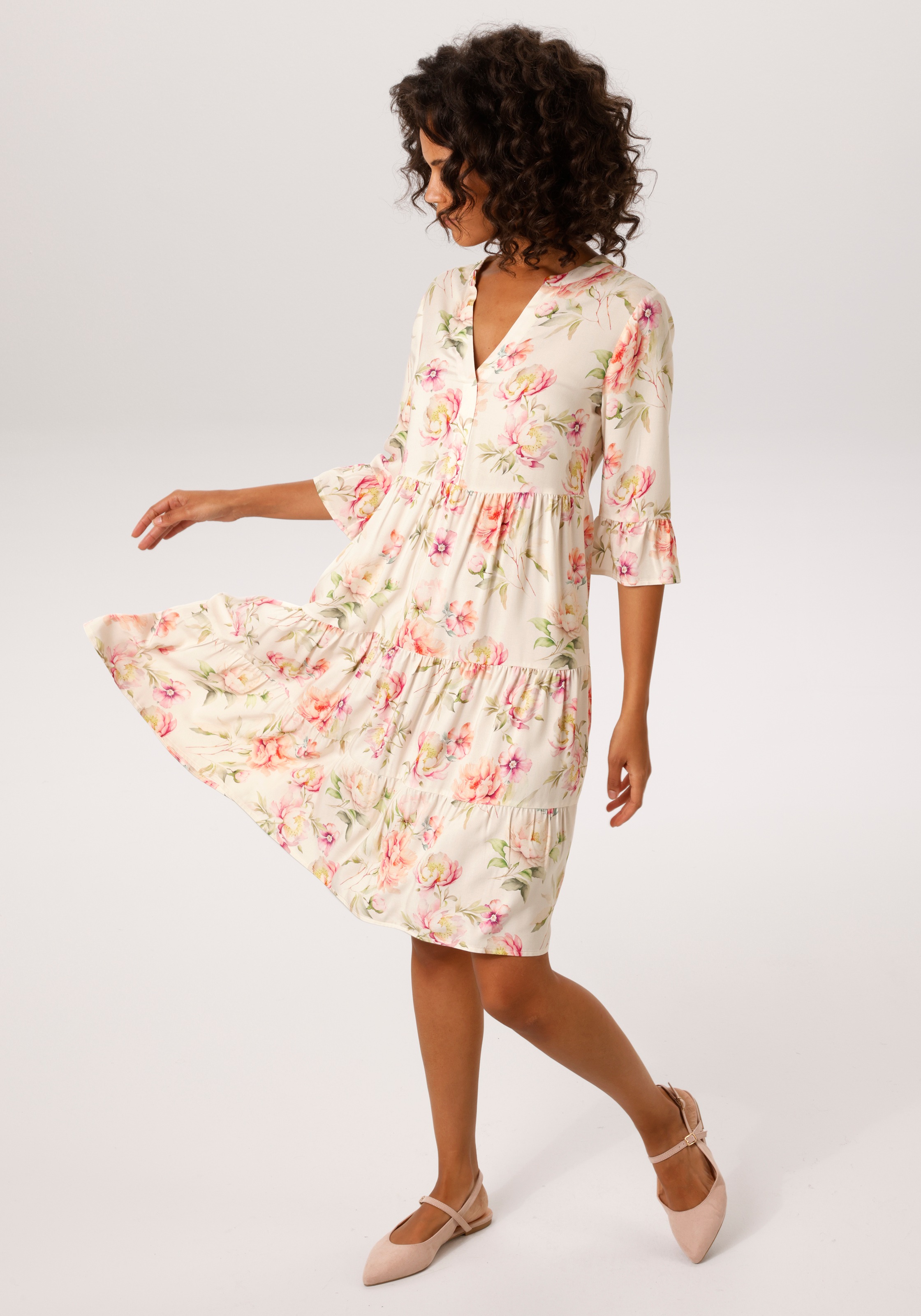 Aniston CASUAL Blusenkleid mit fantasievollem, pastellfarbenen Blumendruck günstig online kaufen