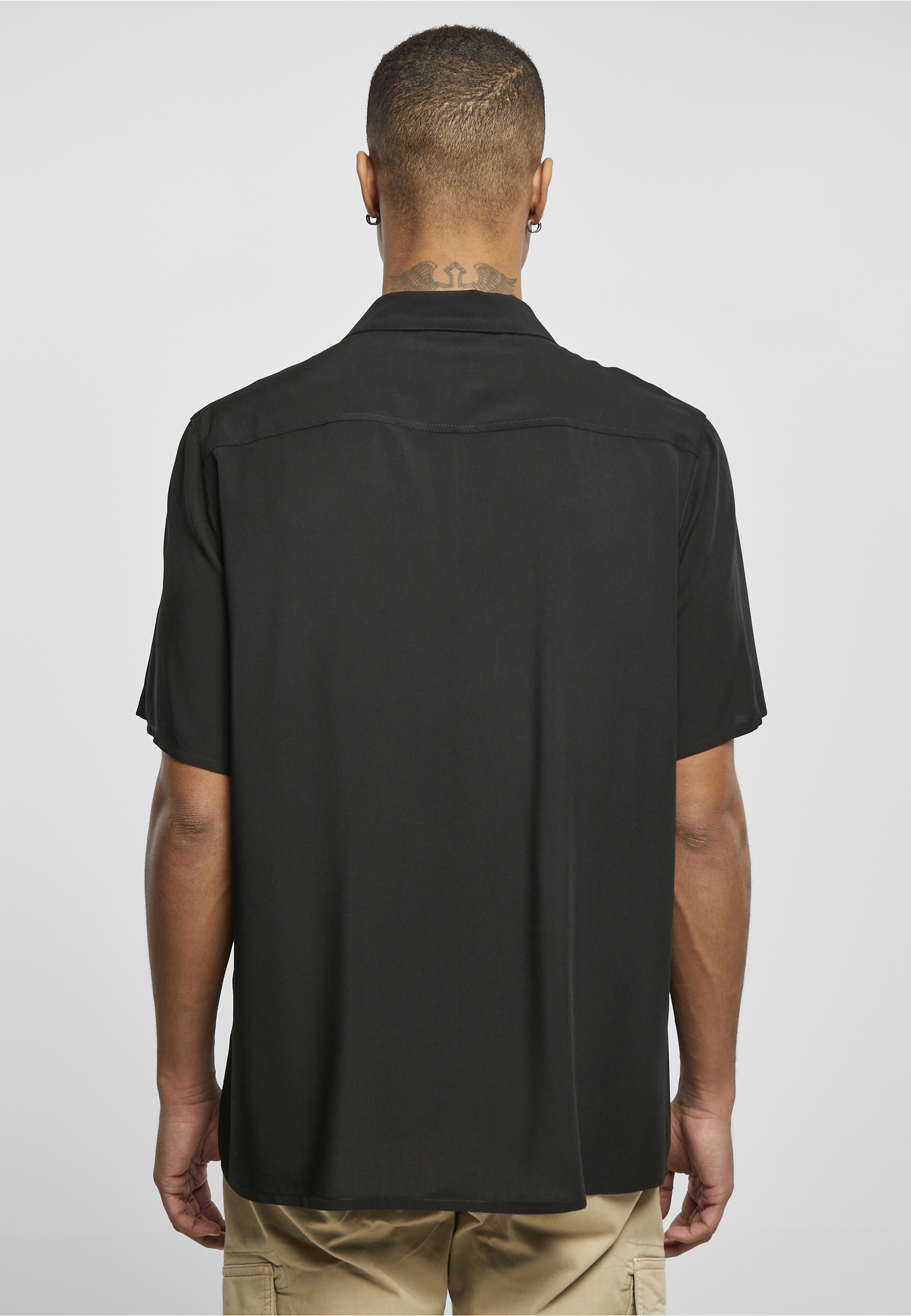 URBAN CLASSICS Kurzarmhemd »Urban Classics Herren Viscose Camp Shirt« 1 Stk.