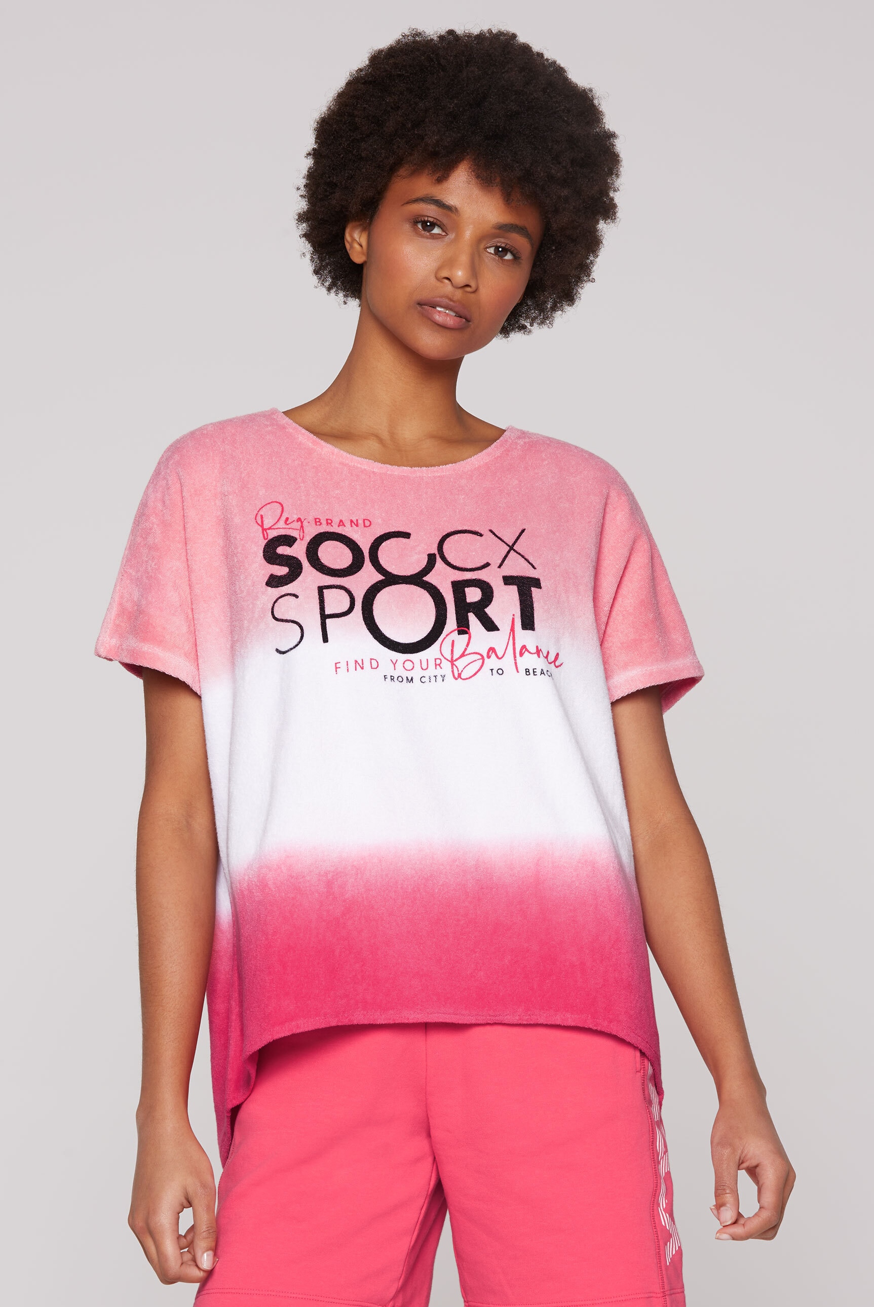 SOCCX Rundhalsshirt, mit überschnittenen Schultern günstig online kaufen