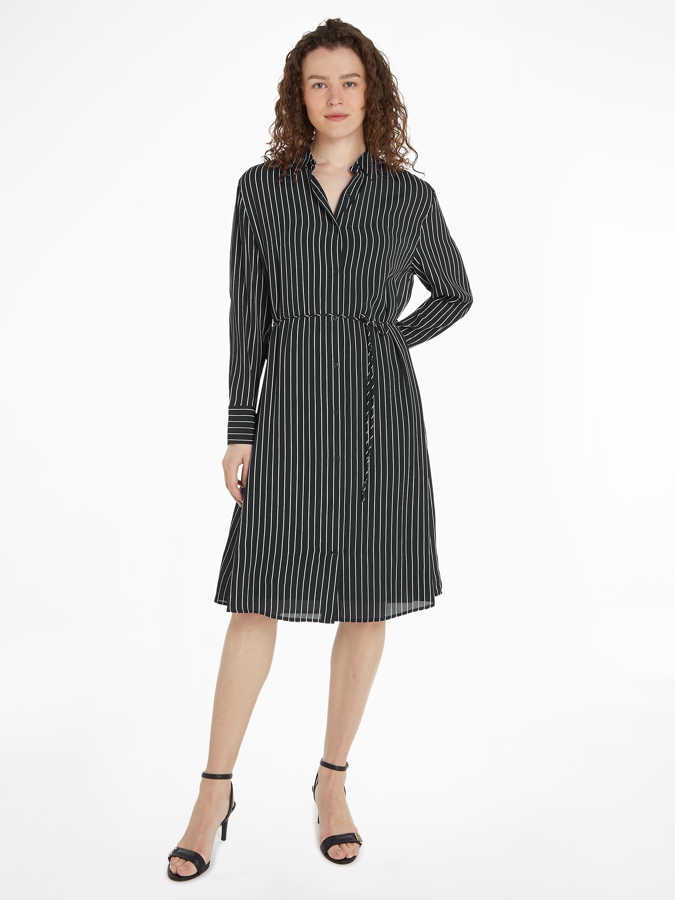 Tommy Hilfiger Blusenkleid "FLUID VISCOSE CREPE KNEE DRESS", mit Logopatch günstig online kaufen