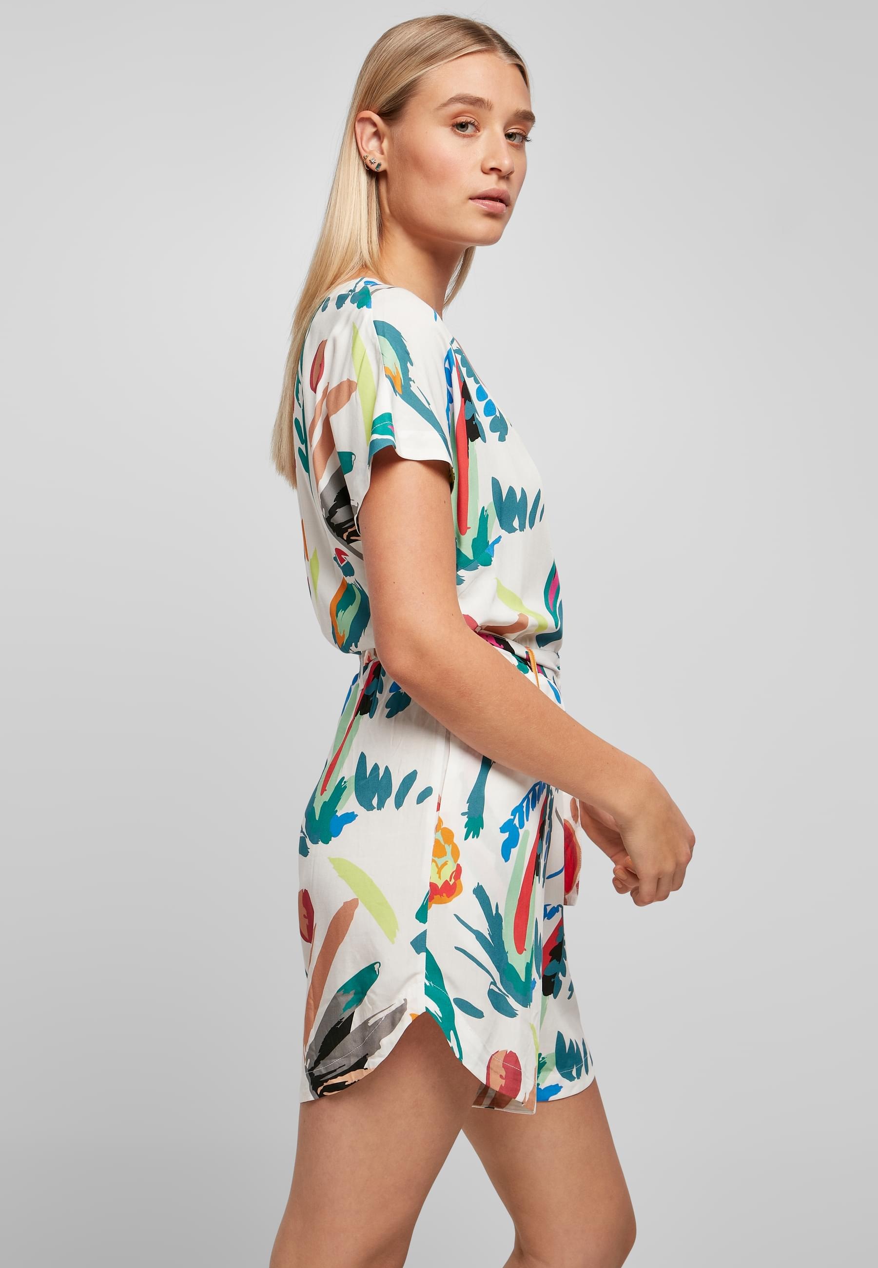 URBAN CLASSICS Jumpsuit »Urban Classics Damen Ladies Short Viscose Belt Jumpsuit«, (1 tlg.)
