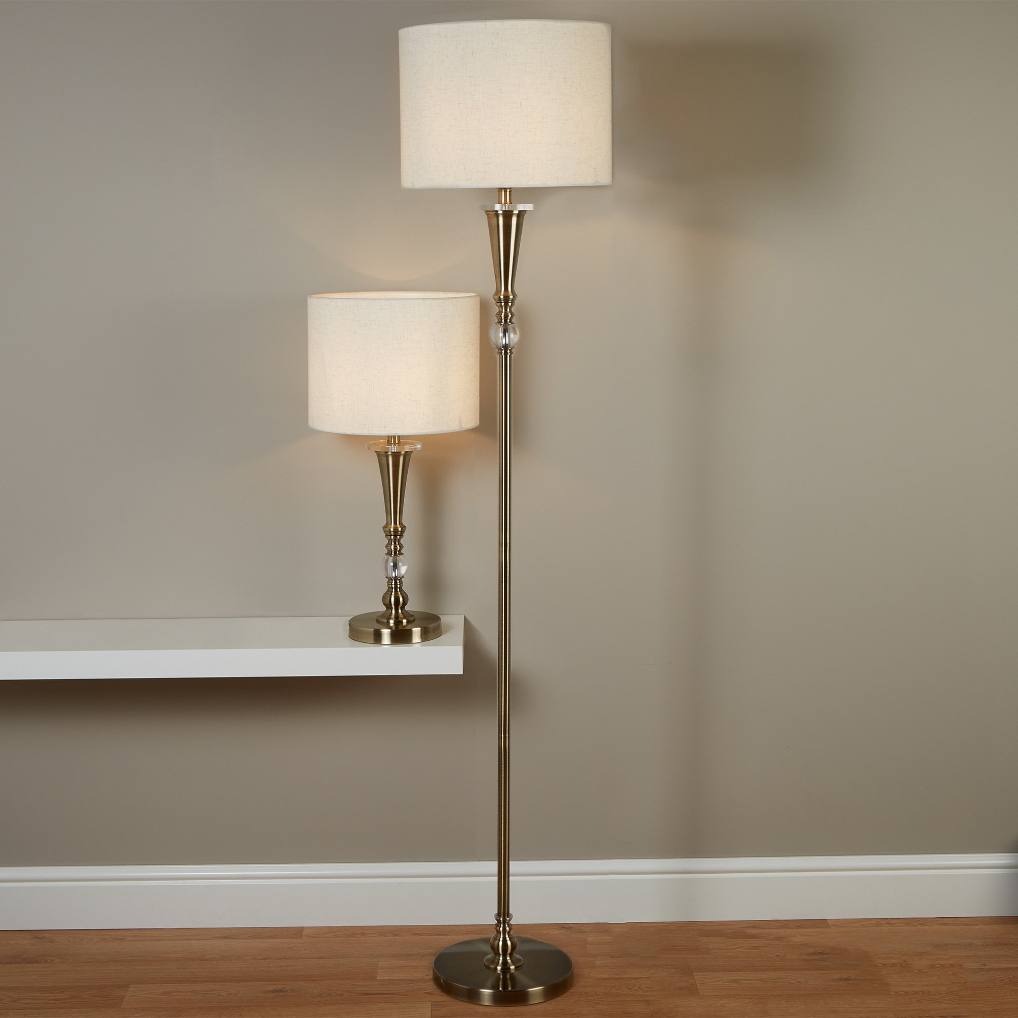Searchlight Stehlampe »Oscar Floor Lamp - Antique Brass Metal & Linen Shade« E27 1 Stk.