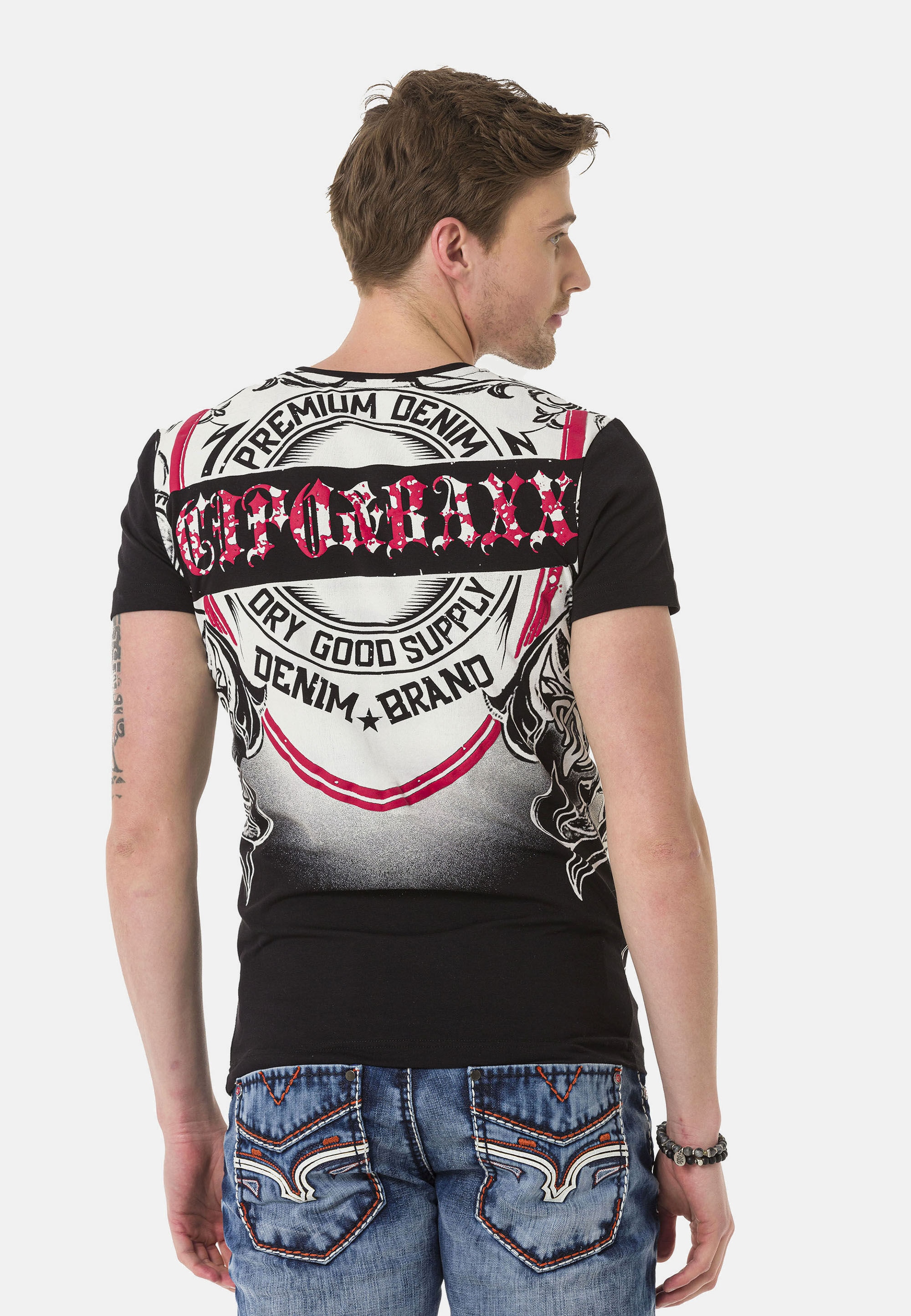 Cipo & Baxx T-Shirt »T-Shirt«, große Tribal- und Markenprints setzen rockige Akzente