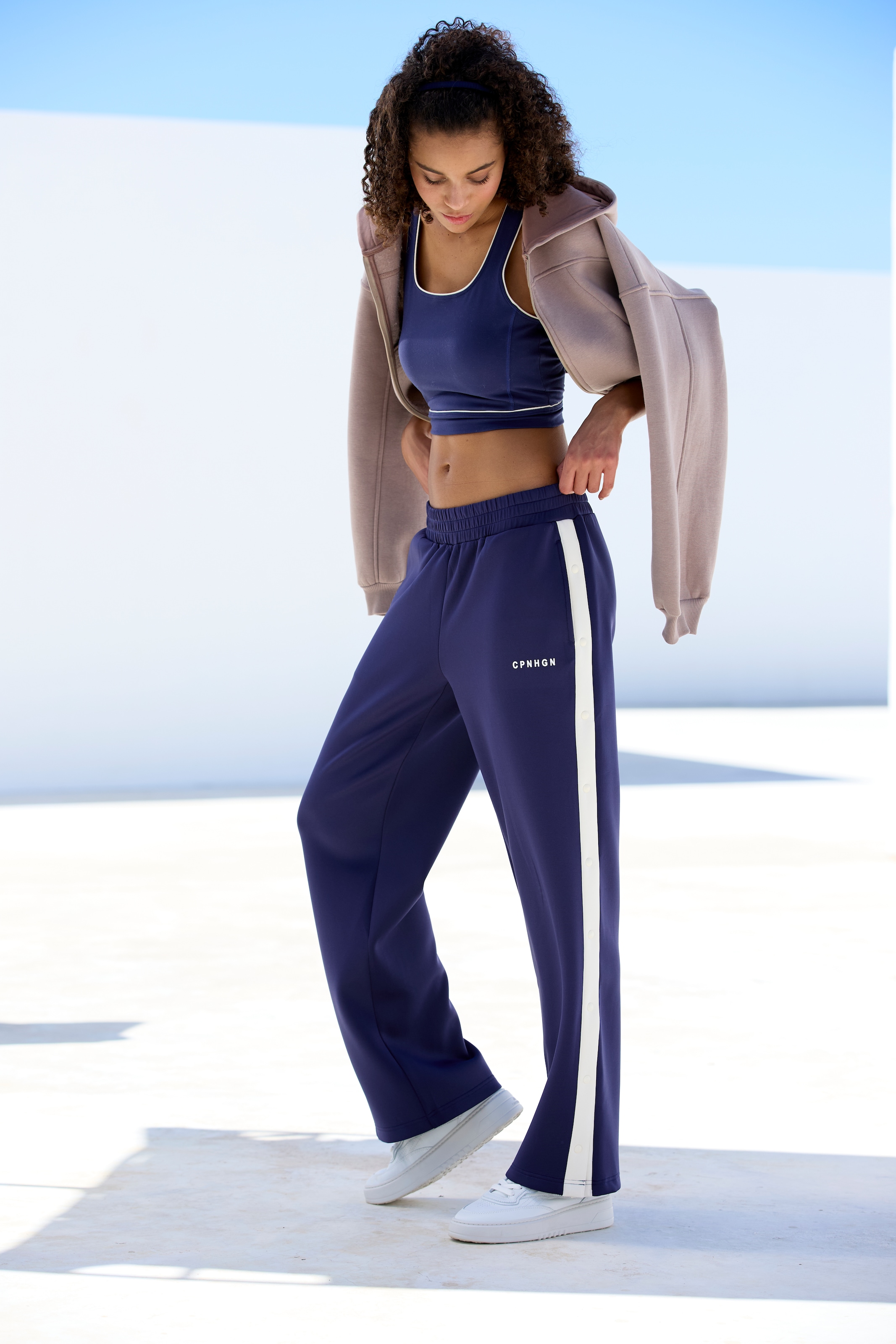 Copenhagen Studios Crop-Top, mit überkreuzten Trägern im Rücken
