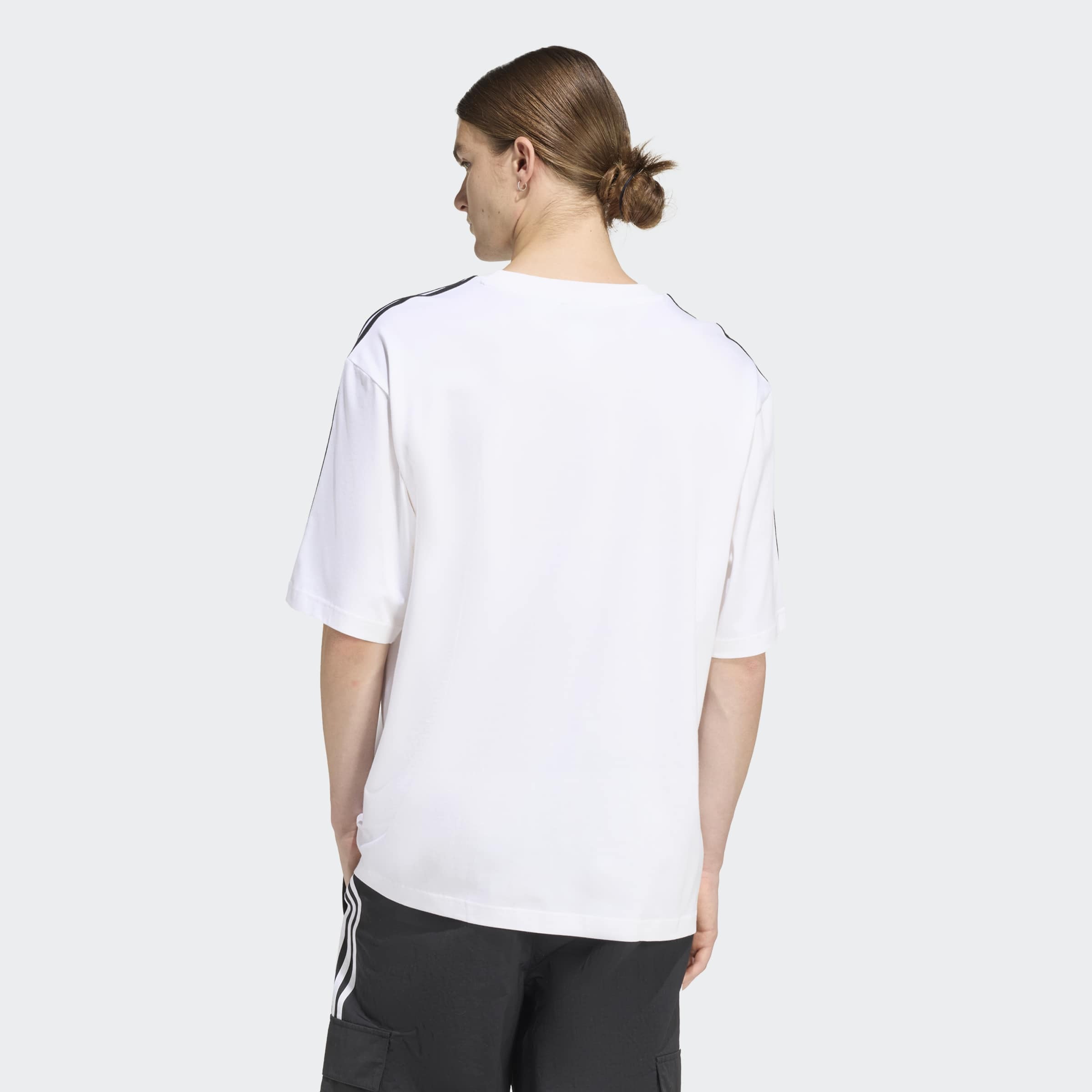 adidas Originals T-Shirt »ADICOLOR 3-STREIFEN OVERSIZE« mit Rundhalsausschnitt, ohne Verschluss, aus Baumwolle