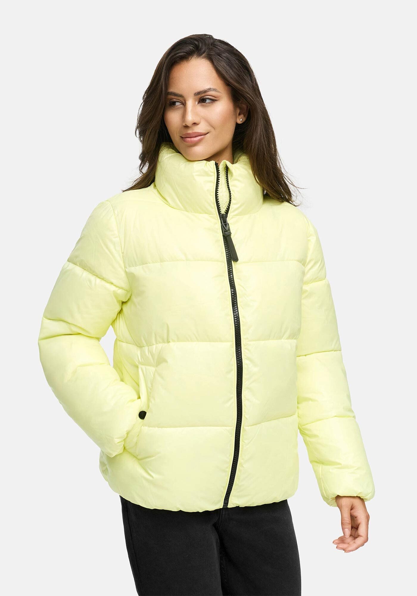 Marikoo Winterjacke "Hazalee" mit leicht gläzendem Obermaterial und hohem K günstig online kaufen