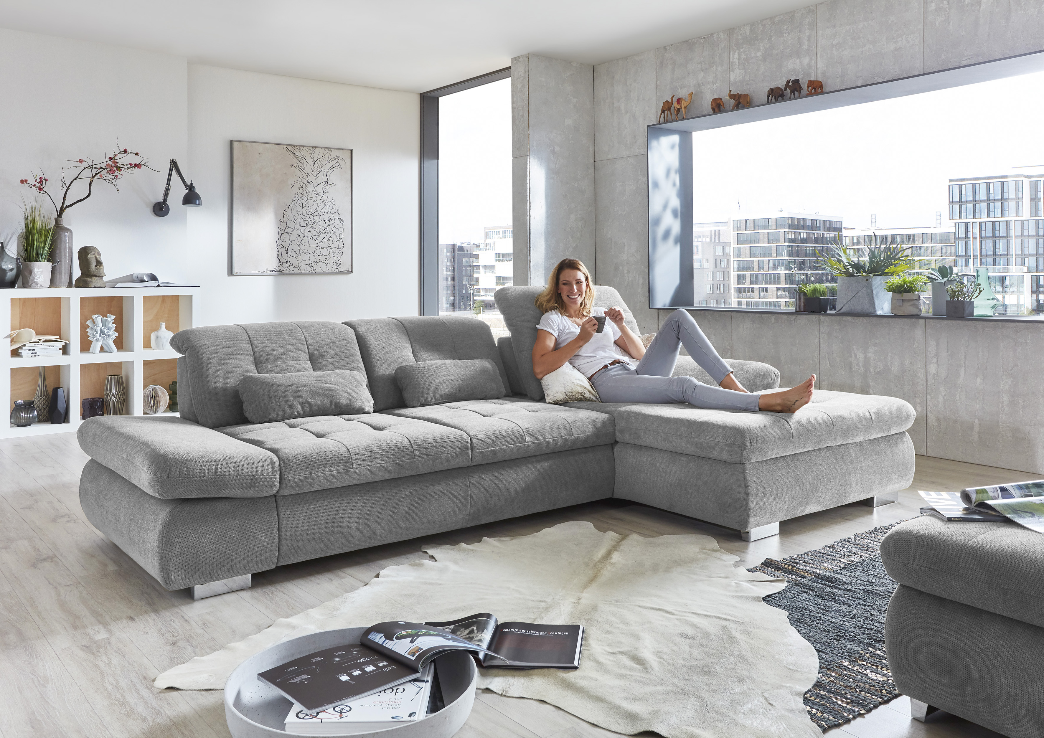 Die PlanBar Ecksofa "MP-IN17004 L-Form, Breite 331 cm, Federkern-Polsterung" inkl. Sitztiefenverstellung, wahlweise weitere Funktionen