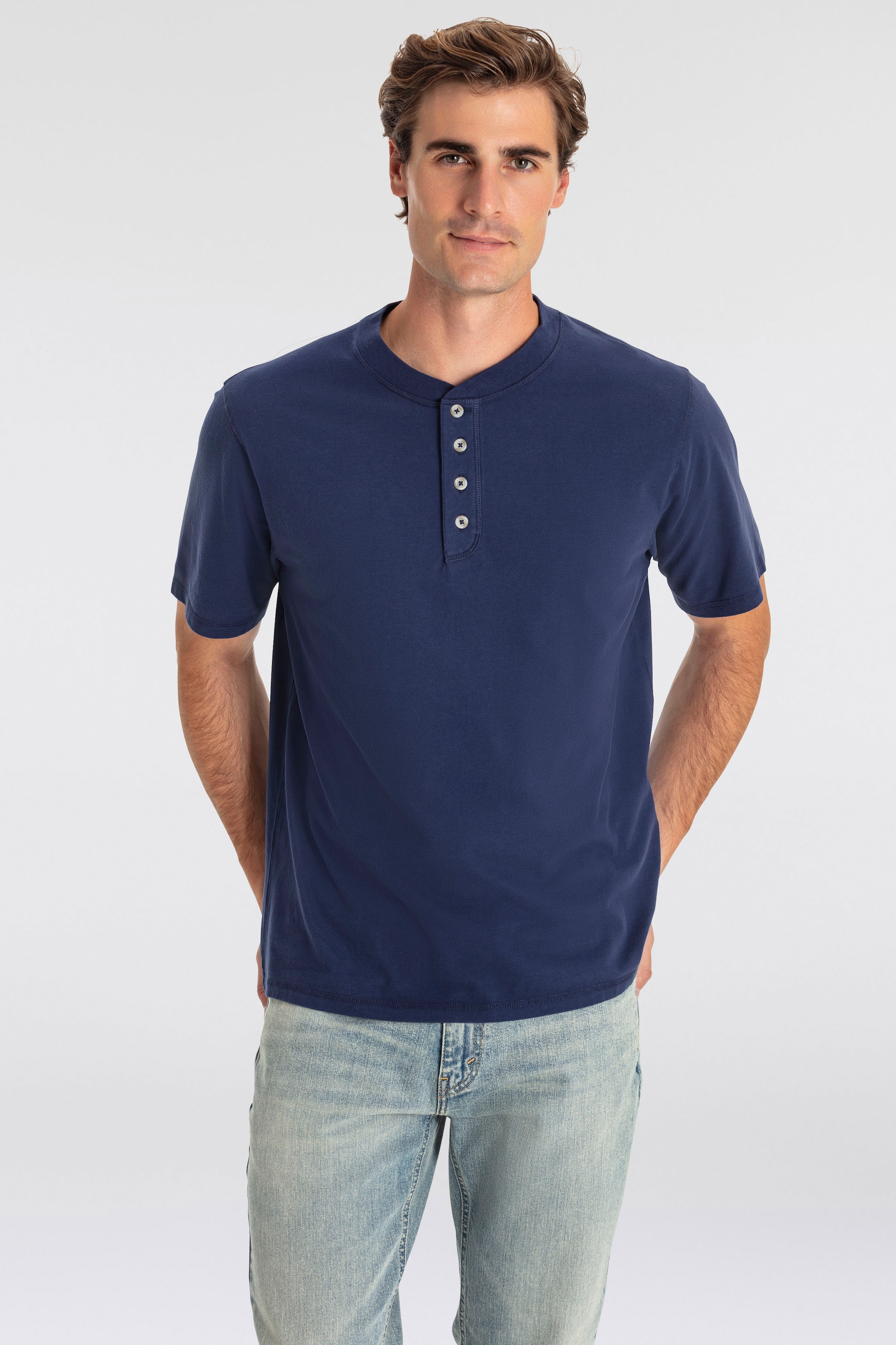 Rundhalsshirt »SS 4 BUTTON HENLEY«, mit Knopfleiste