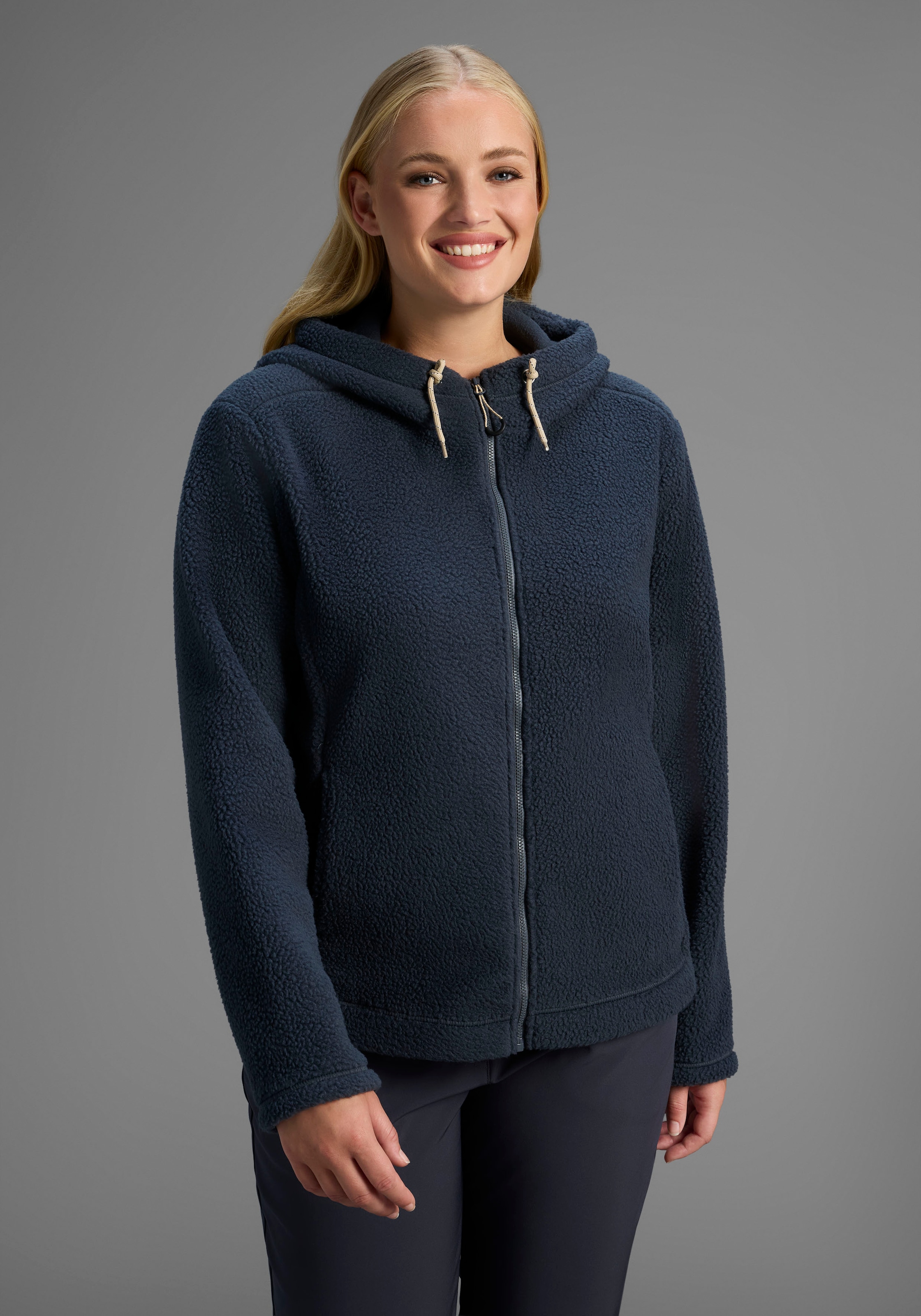 Maier Sports Fleecejacke "DA-FLEECEJACKE RACKA W" für Outdoor-Aktivitäten und Wandern geeignet, sportlicher Stil