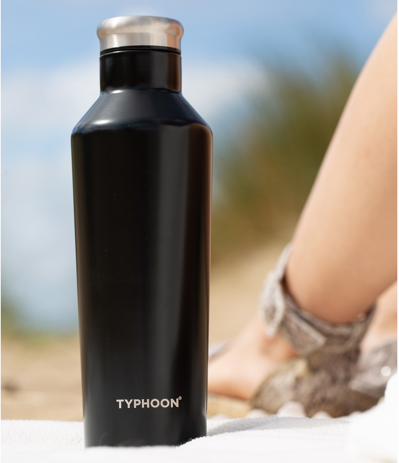 Typhoon Isolierflasche »PURE COLOUR I«, (2 tlg.), Edelstahl in Trendfarbe, doppelwandig-isoliert, 0,5 Liter