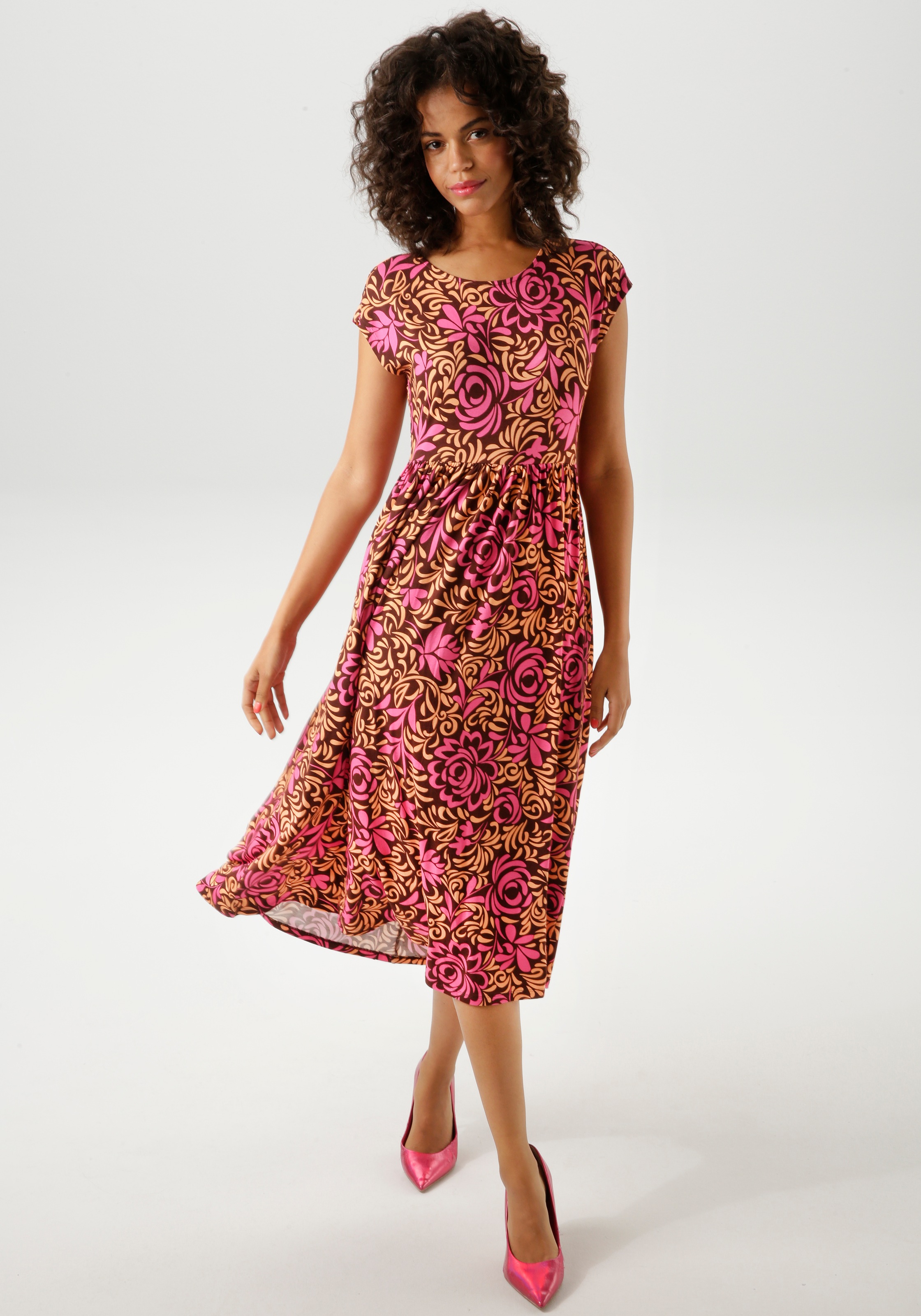 Aniston CASUAL Sommerkleid, mit farbharmonischem, grafischen Rosendruck günstig online kaufen