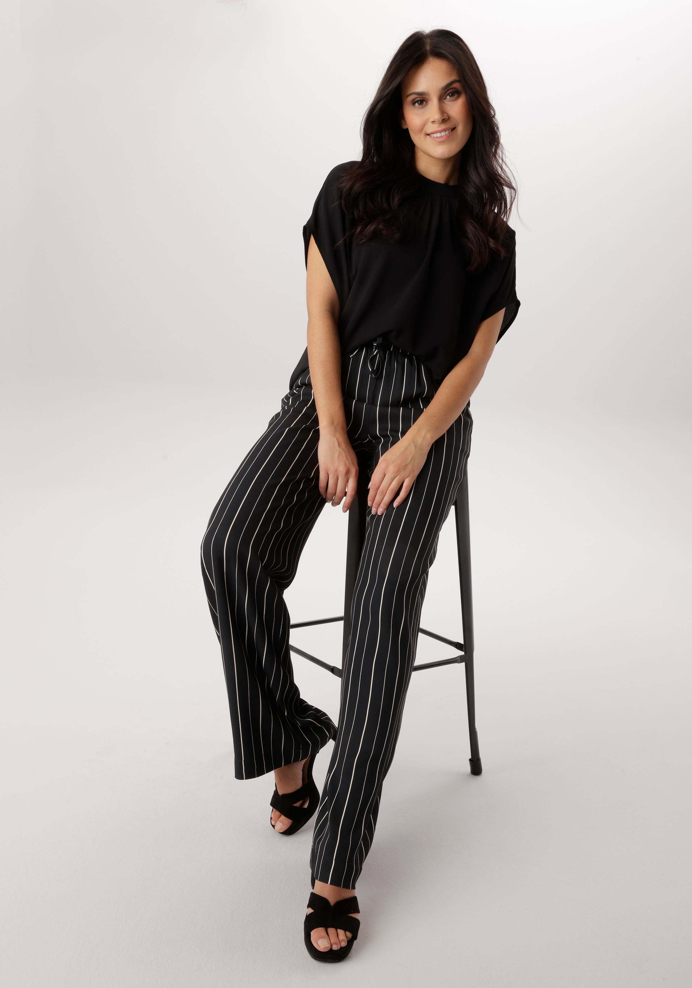 Aniston SELECTED Schlupfhose  mit trendigen Streifendessin - NEUE KOLLEKTION