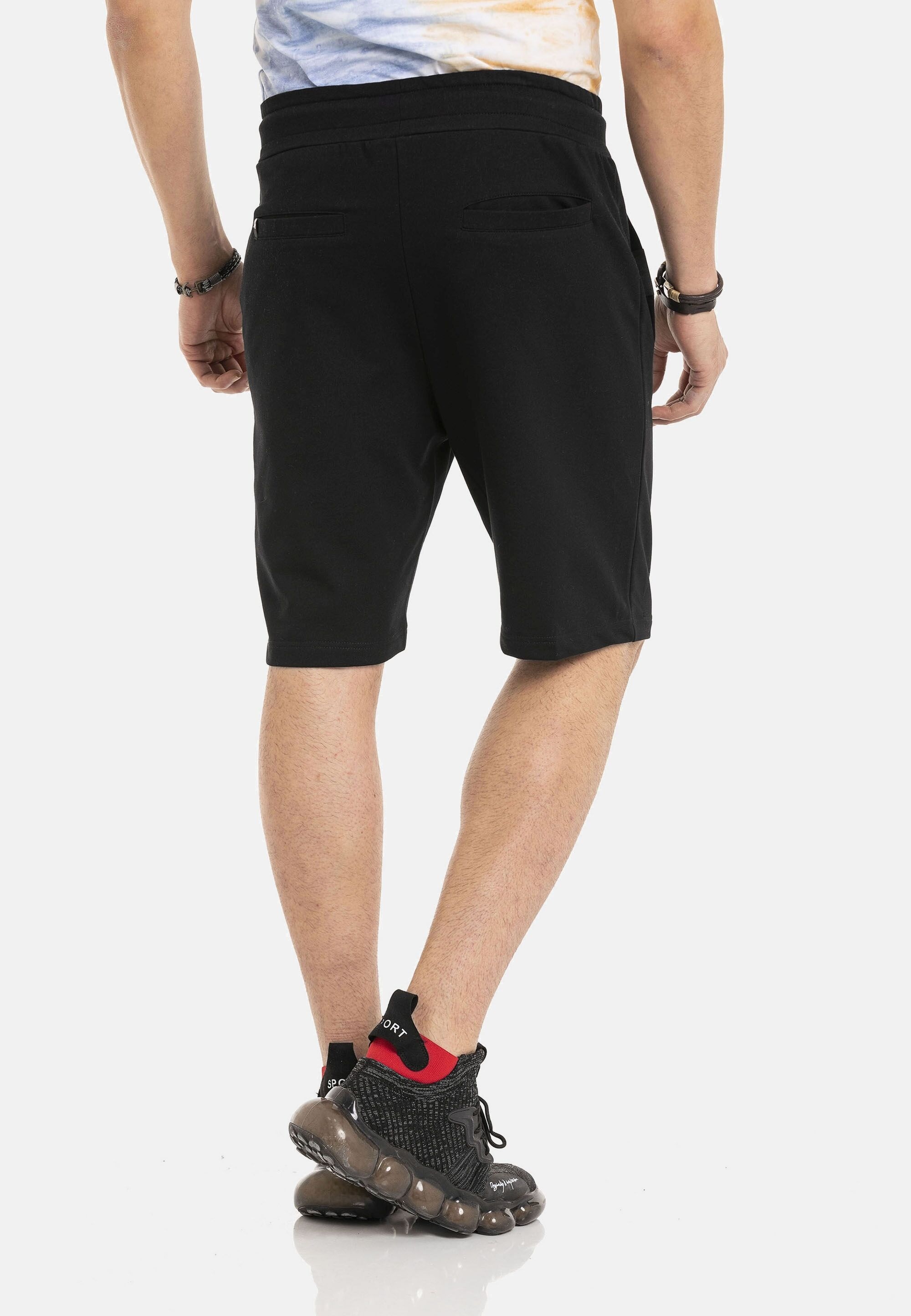 Cipo & Baxx Stoffhose »Shorts«, elastischer Bund mit Kordelzug