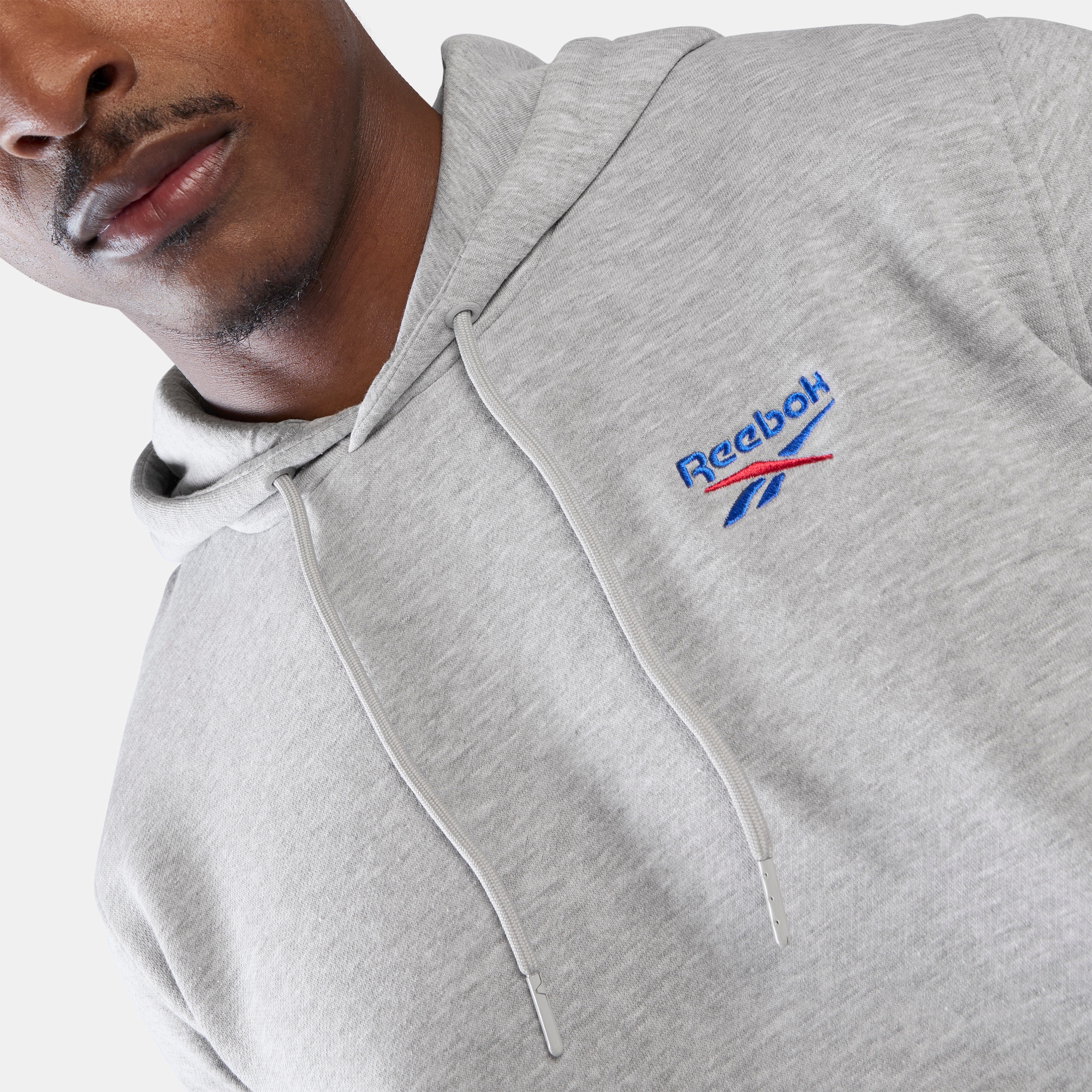 Reebok Kapuzensweatshirt »ID 2-COL LOGO FLEECE HOODIE«, mit Kapuze, Langarm, aus Baumwolle und Polyester, normale Länge
