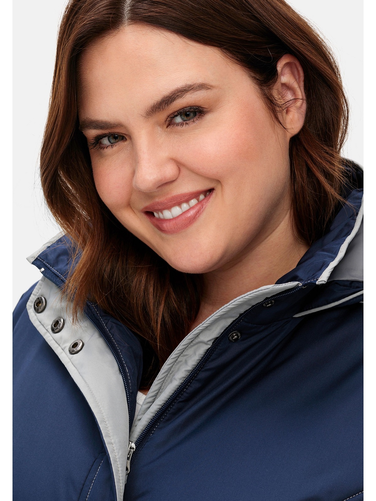 Sheego Outdoorjacke »Große Größen«, mit Kapuze, wärmend, wind- und wasserabweisend