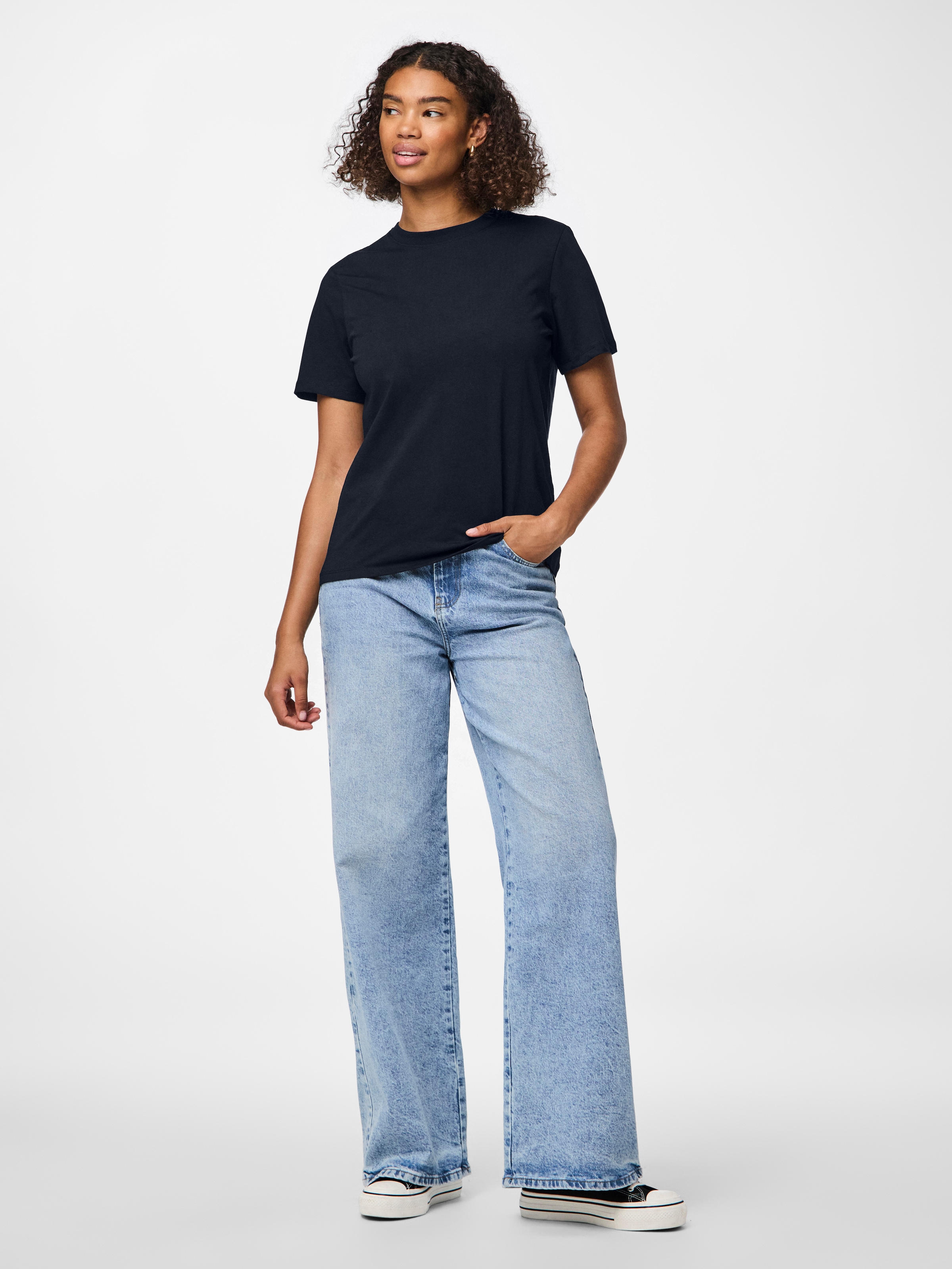pieces Rundhalsshirt »PCRIA SS SOLID TEE NOOS BC« Baumwolle, regular fit