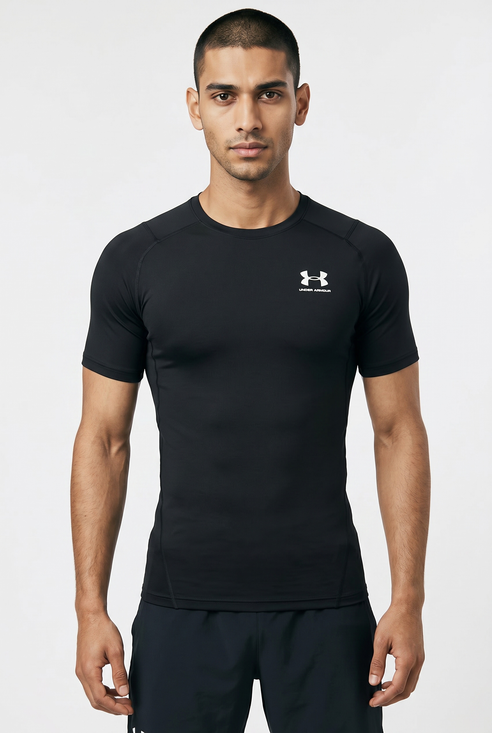 Under Armour Trainingsshirt "UA HG ARMOUR COMP SS" Kurzarm-Design, Rundhalsausschnitt, atmungsaktives Material