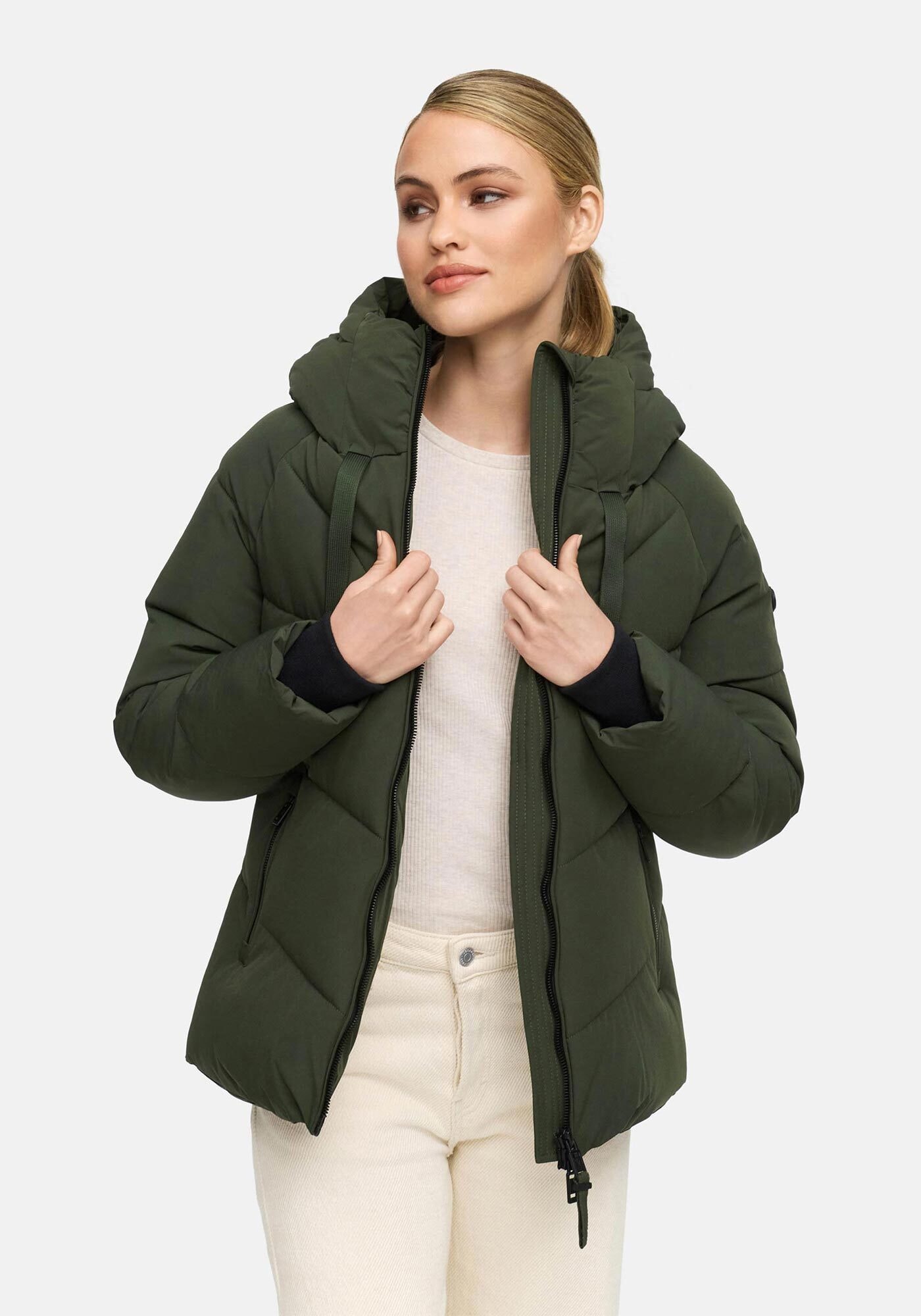 Marikoo Winterjacke »Kwamee«, Schräg gesteppte Winterjacke mit fester Kapuze