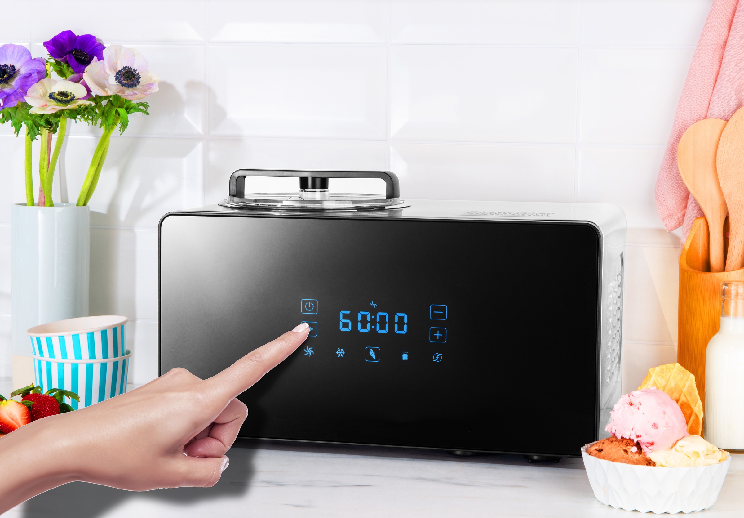 Gastroback Eismaschine "42900, Design Advanced Control" 150 W 2-in-1 Eismaschine und Joghurtbereiter