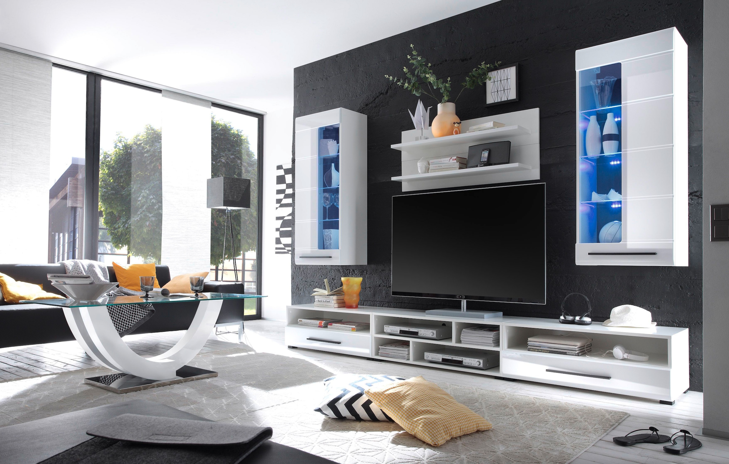 Stolkom Couchtisch »Swing Glastisch, Wohnzimmertisch mit Glas, BxHxT 120x48x60 cm«, Sicherheitsglas 8mm stark, Gestell U-förmig in weiß hochglanz lackiert