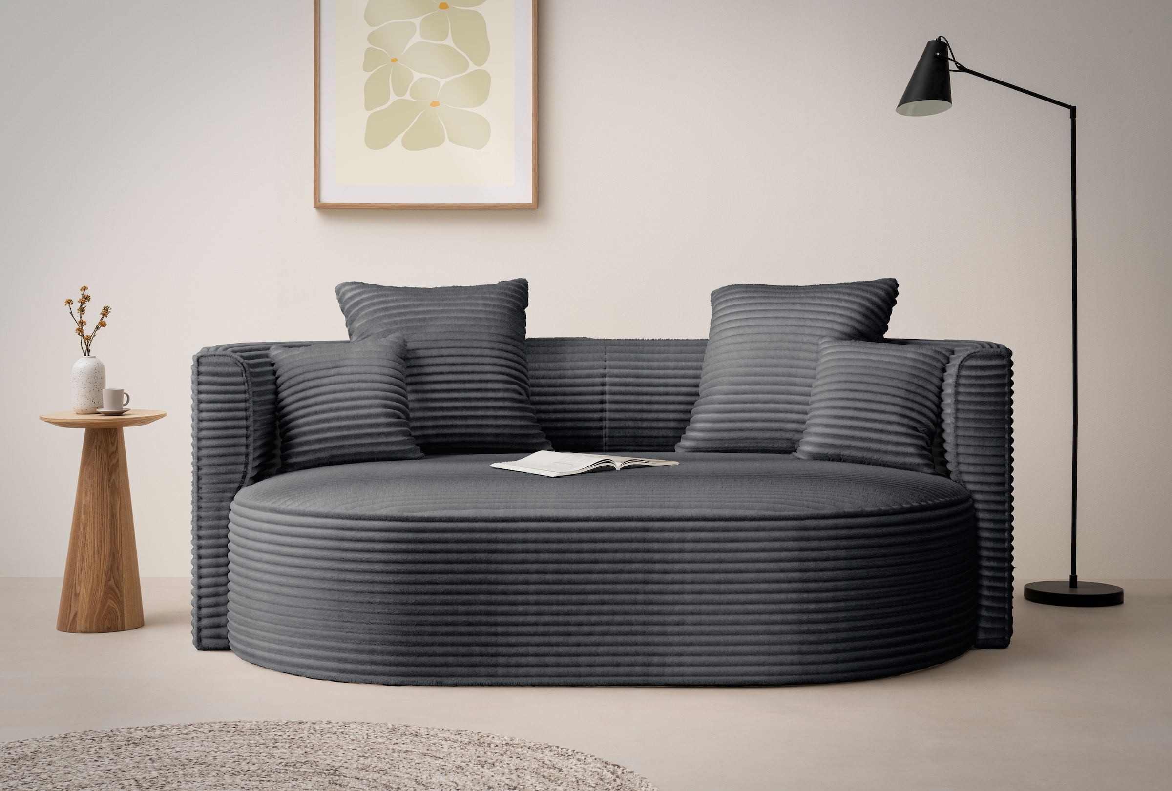 LeGer Home by Lena Gercke 2,5-Sitzer »ISALIE, rundes Loungesofa, mit Kissen, perfekt gepolstert«, moderne Stoffe, mit 4 Zierkissen, extra große Sitzfläche