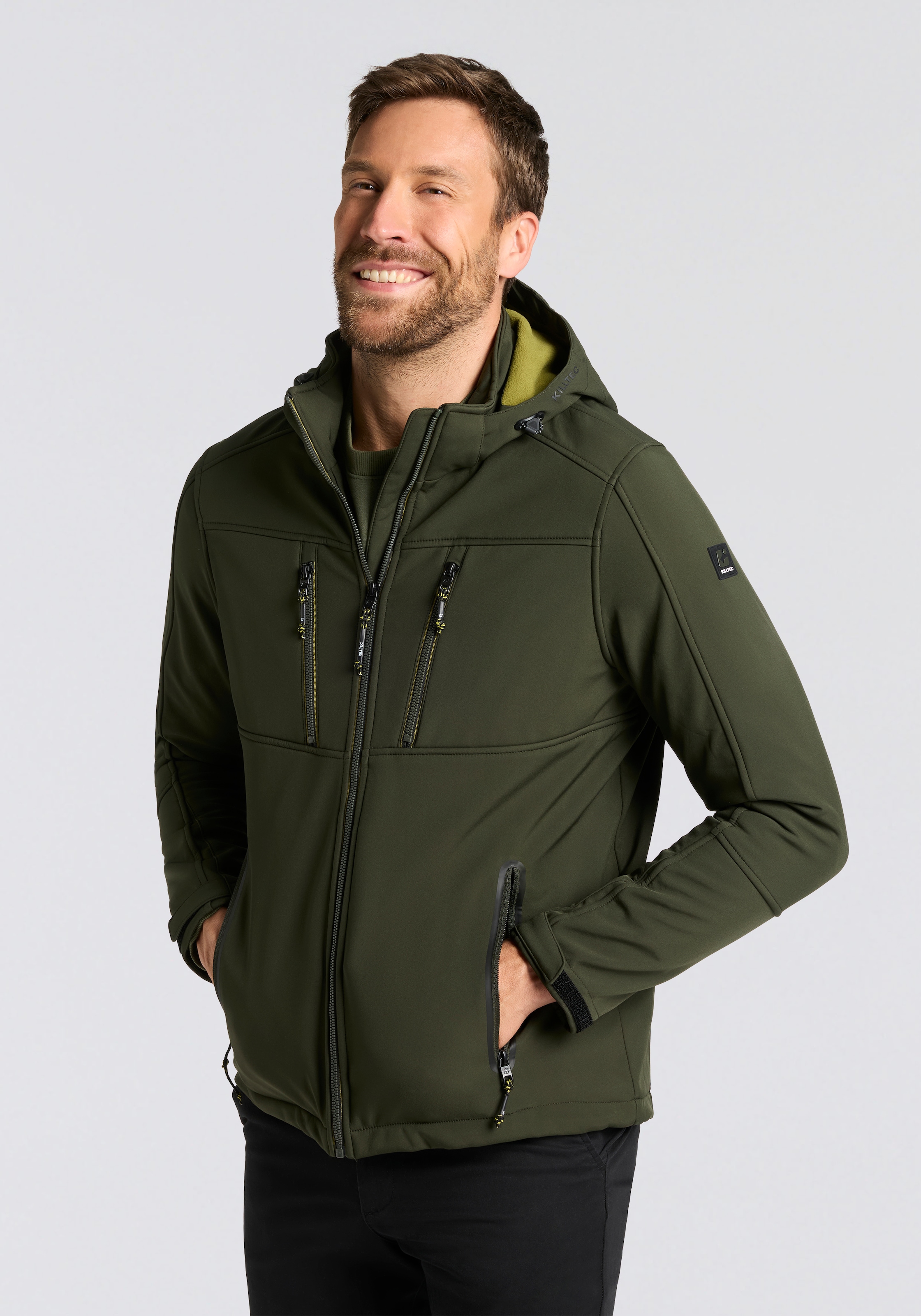 Killtec Softshelljacke "KOW 79 MN SFTSHLL JCKT" mit verstell- und abnehmbarer Kapuze, atmungsaktiv, wasserabweisend