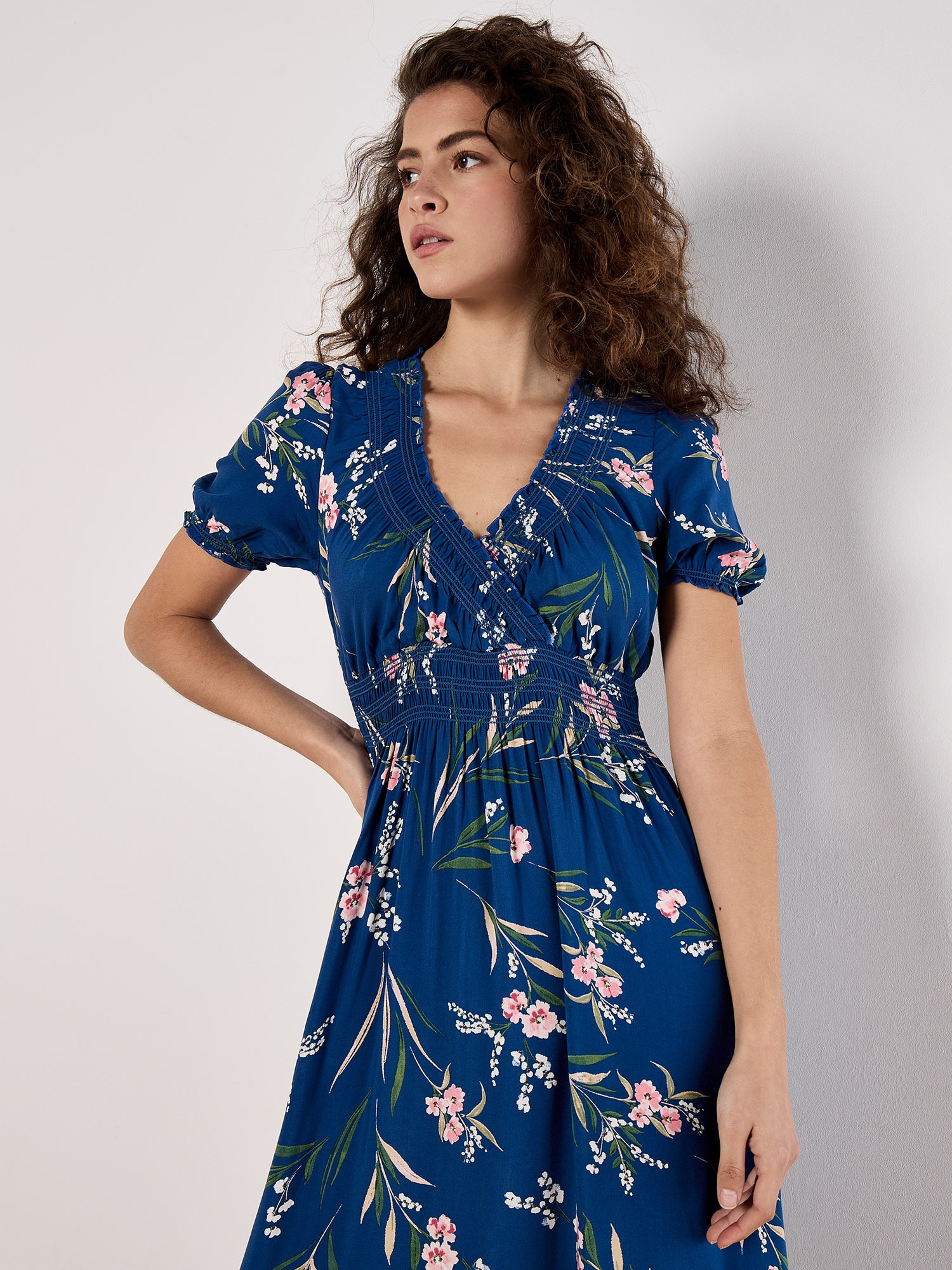Apricot Maxikleid »Maxikleid« mit gesmokter Taille