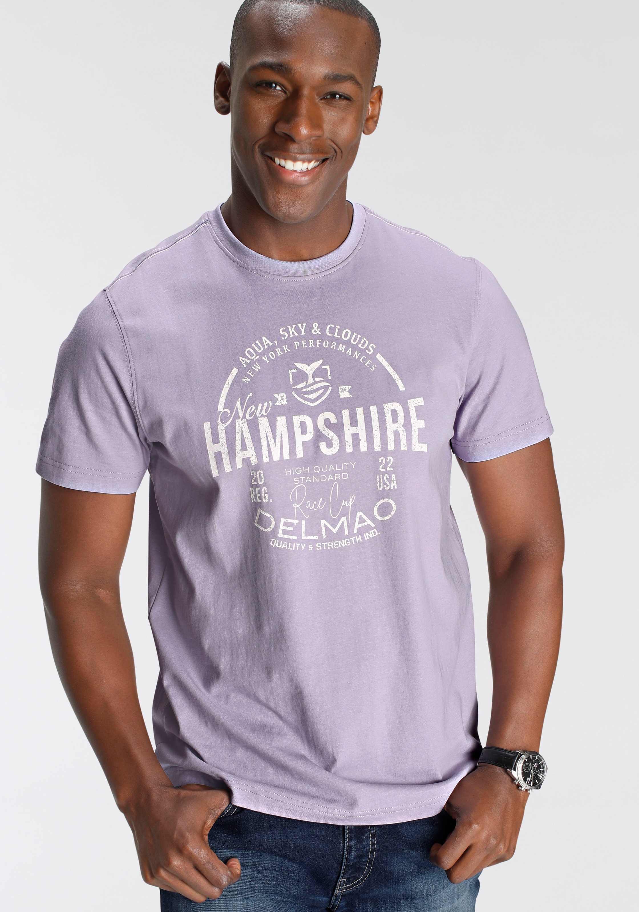 DELMAO T-Shirt, Kurzarm, lässige Passform, mit peppigem Print, aus Baumwoll günstig online kaufen