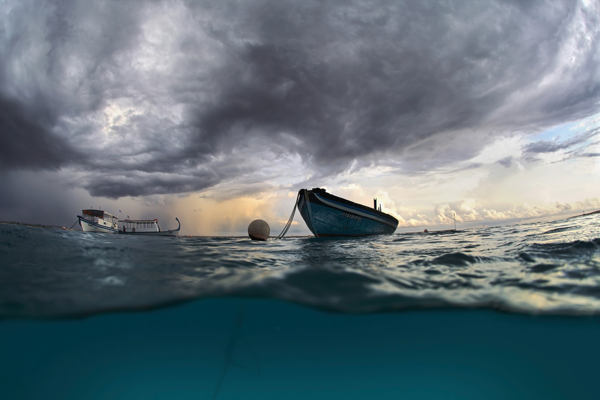 Papermoon Fototapete "Photo-Art ANDREY NARCHUK, DAS BOOT"
