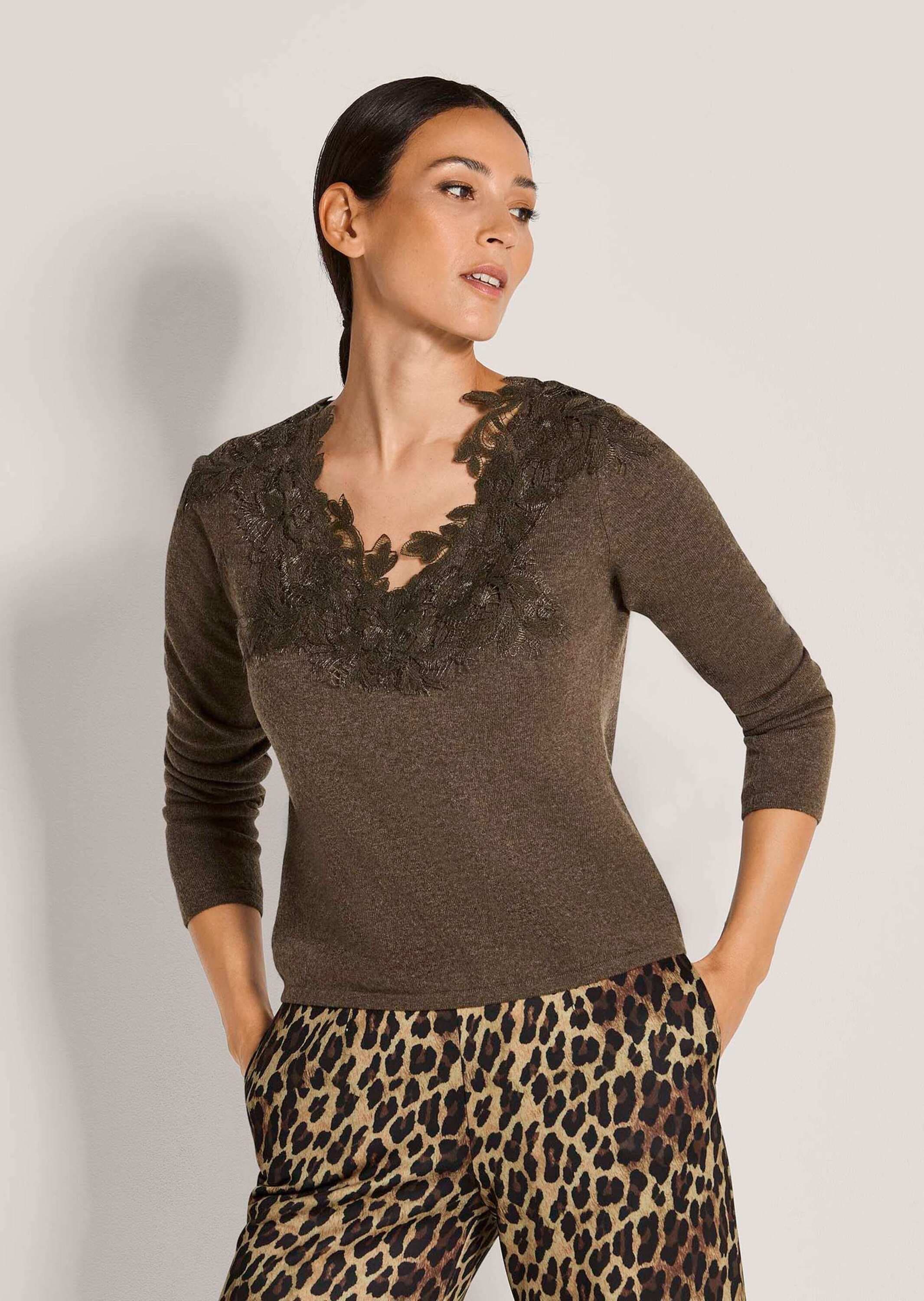 MADELEINE Longpullover »Pullover Feinstrickpullover mit Spitzenbesatz«