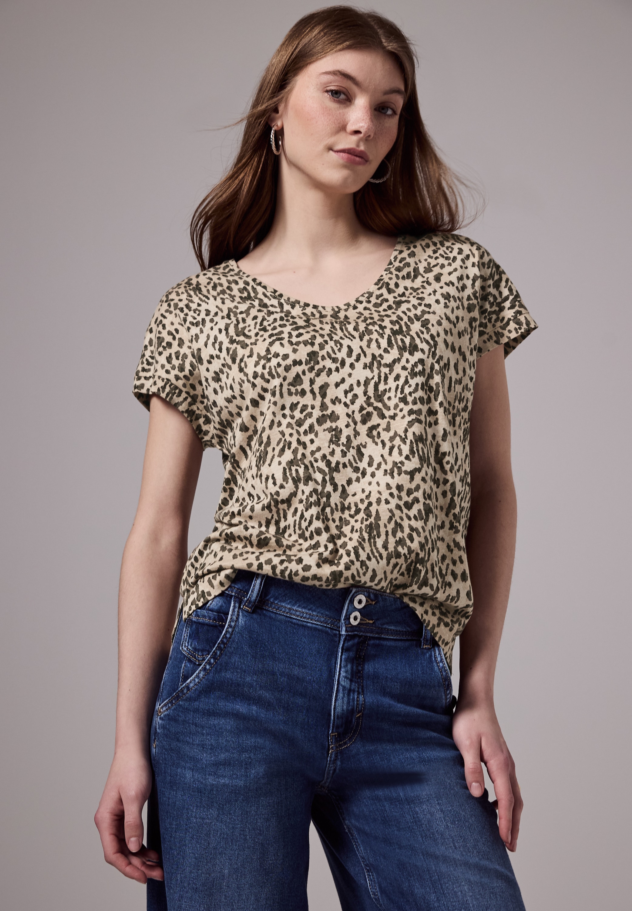 STREET ONE STUDIO T-Shirt mit abgerundetem V-Ausschnitt