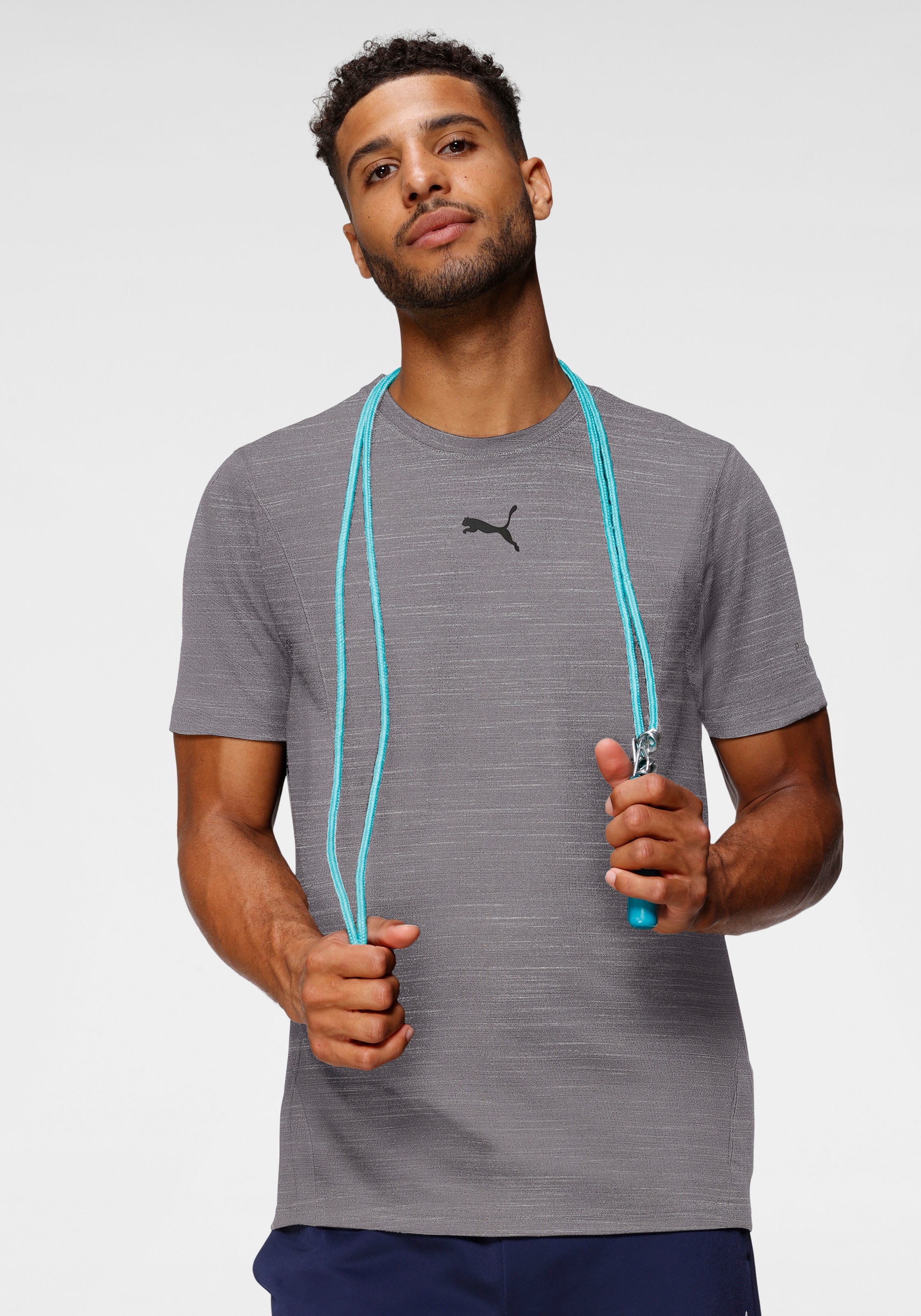 PUMA Trainingsshirt »M CLOUDSPUN SOFT TEE« regular fit, atmungsaktiv, schnell trocknend, ohne Kapuze