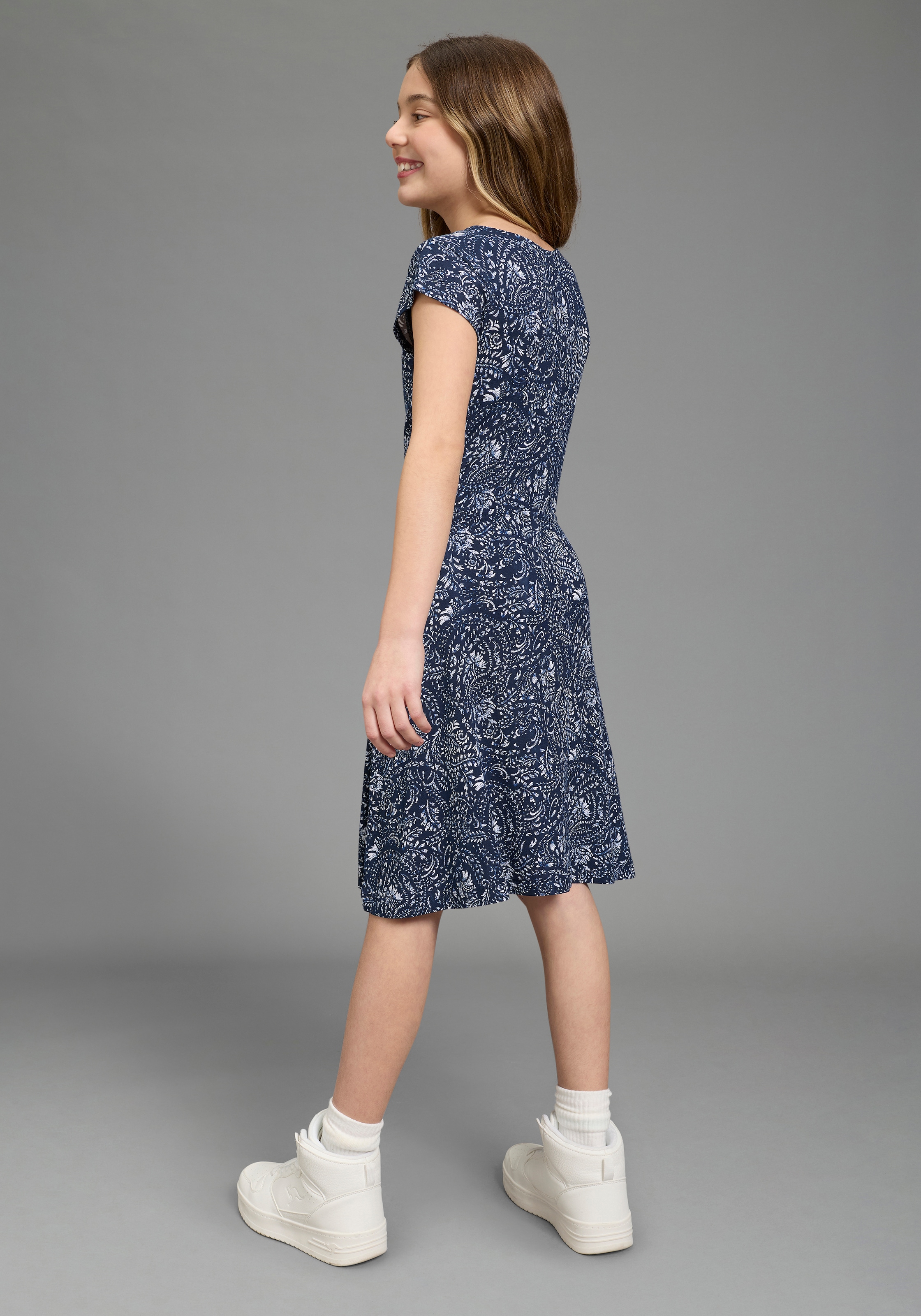 KIDSWORLD Jerseykleid »Viskose-Kleid mit Paisley Allover« Ohne Taschen Viskosekleid für Mädchen, mit modischem Druck, bequeme Passform